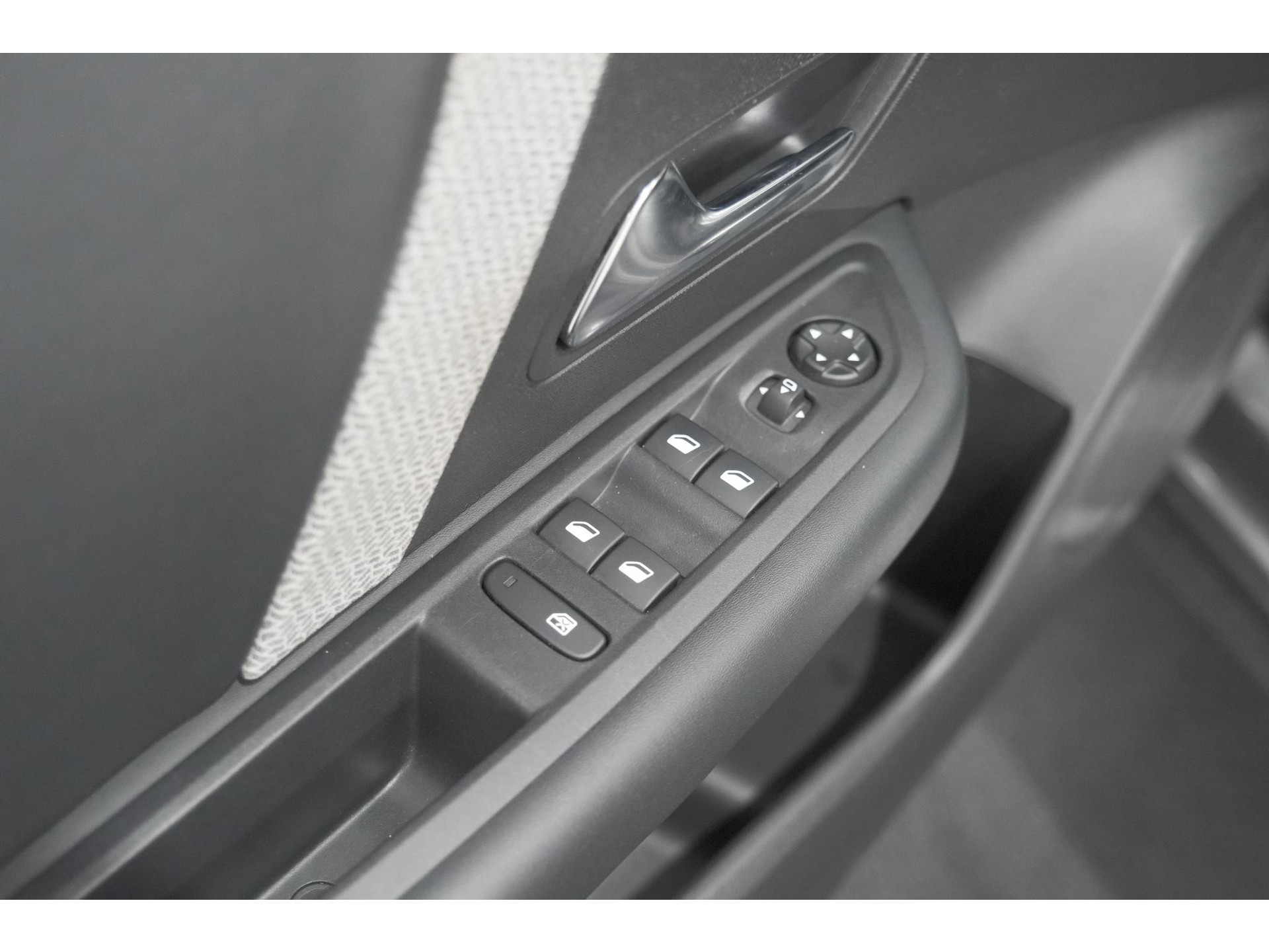 Citroen C4 Puretech 130 Feel Pack | Head-Up Display | Camera | Navigatie | Keyless Entry