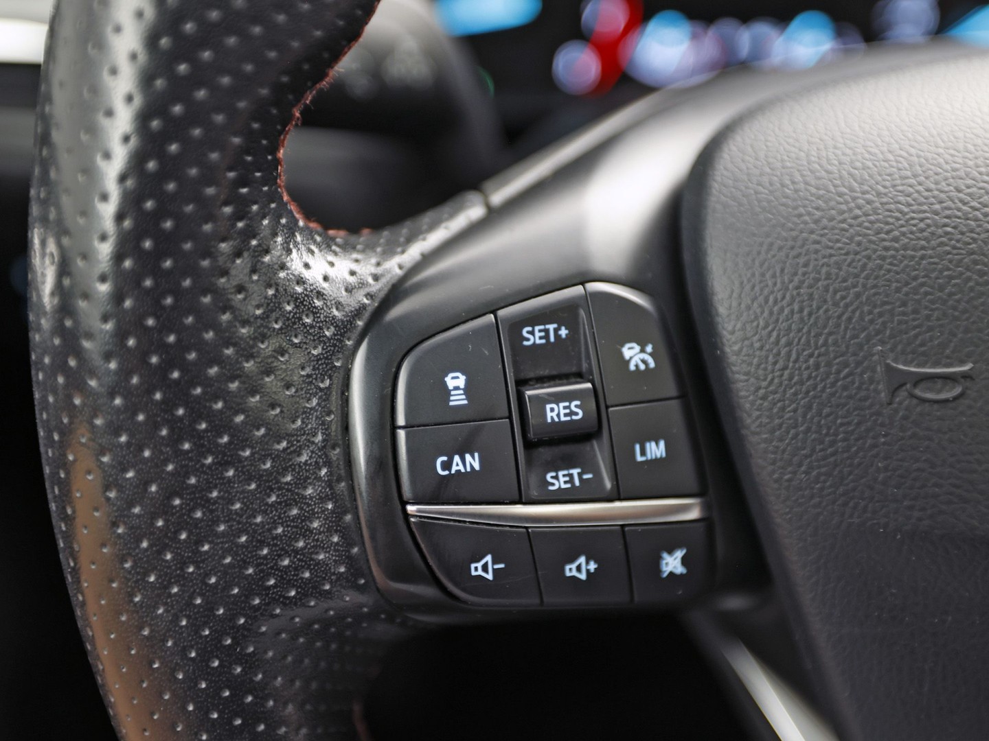 Ford Focus 1.0 EcoBoost ST Line 125Pk (PANORAMADAK, APPLE CARPLAY, GROOT NAVI, STUUR/STOELVERWARMING, BANG&OLUFSEN, TREKHAAK, SPORTSTOELEN, GETINT GLAS, ADAPTIVE CRUISE, LED KOPLAMPEN, NIEUWSTAAT)