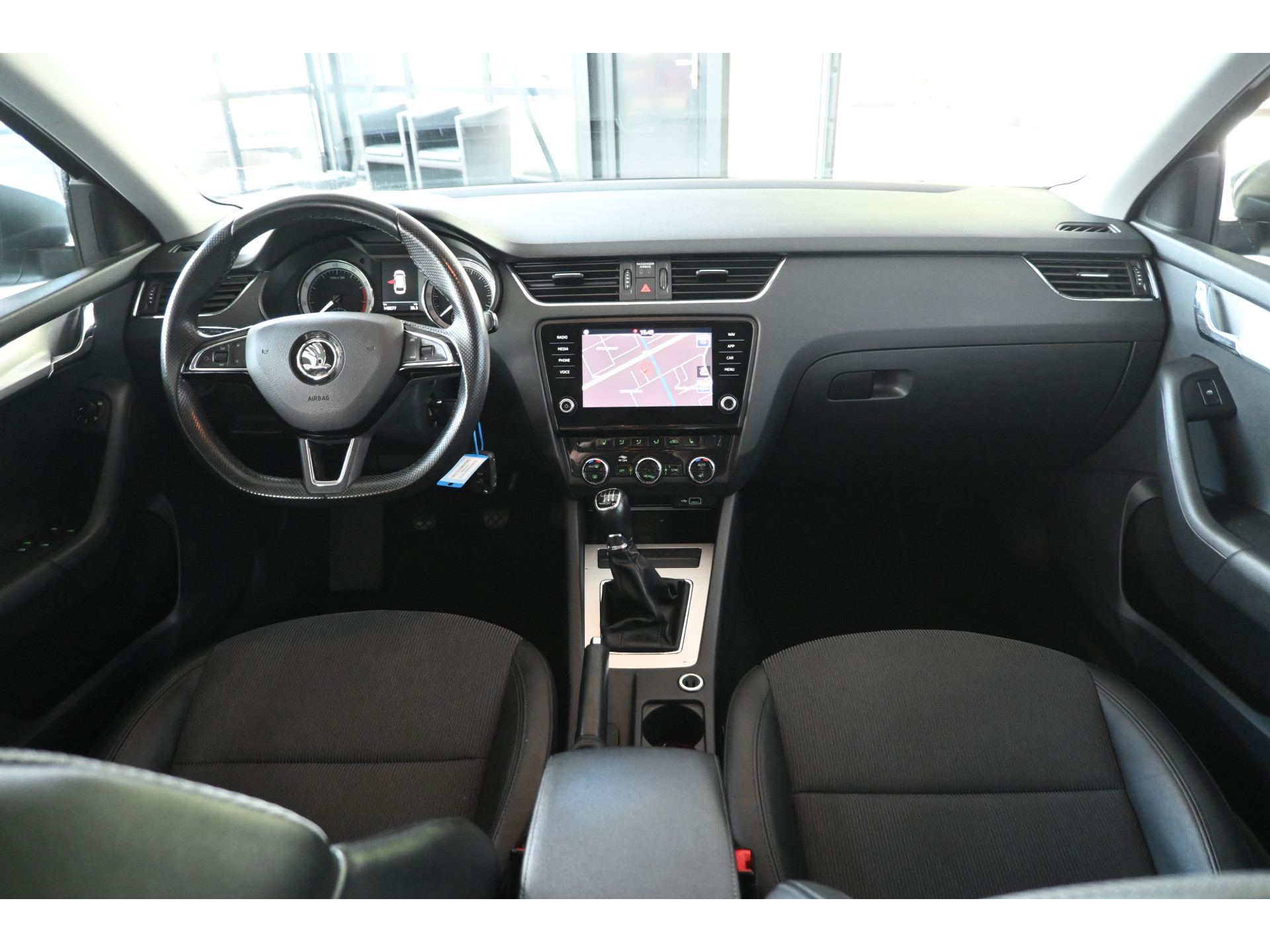 ŠKODA Octavia Combi 1.0 TSI Greentech Business Edition Nap! Navigatie Clima Cruise control Stoelverwarming PDC Inruil Mogelijk!