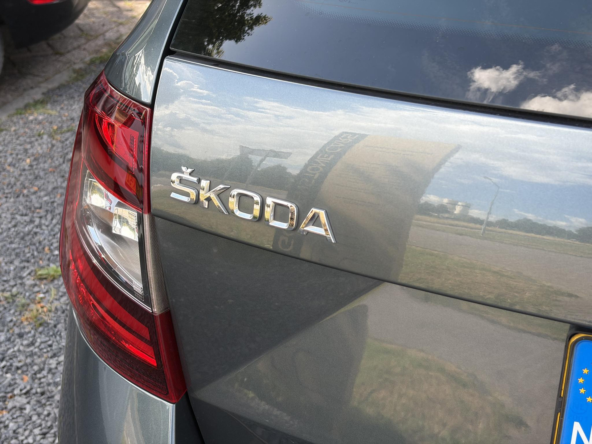 Skoda Octavia Combi 1.5 TSI Greentech Style Business 2e Eigenaar,Draadloze telefoonlader,Carplay,Camera,Navi,Trekhaak,150pk,Pdc V+A,Keyless,Clima,Cruise,Elekt.Stoel,Recent beurt gehad,N.A.P,Apk tot 07-2027