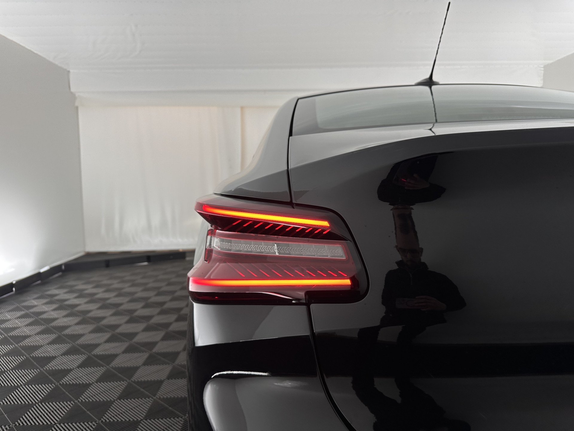 Citroën Ë-C4 X Feel Pack 50 kWh [ 3-Fase ] (INCL.BTW) *FULL-LED | LEATHER-FABRIC | DIGI-COCKPIT | DAB | COMFORT-SEATS | CAMERA | ECC | PDC | CRUISE | 18''ALU*