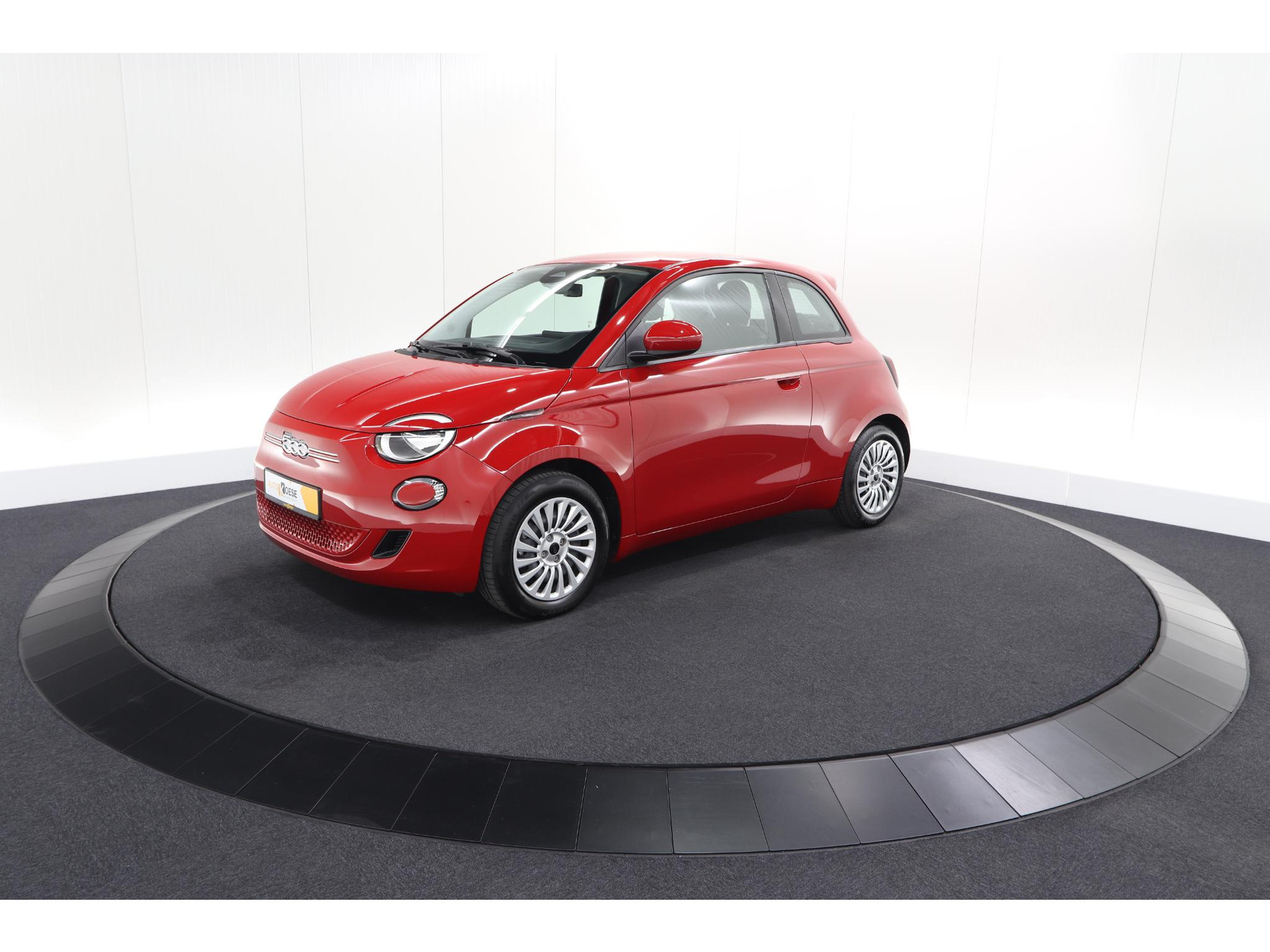 Fiat 500 Urban 42 kWh | SOH 97,9% | 3 Fase | Camera | Apple Carplay | Keyless start