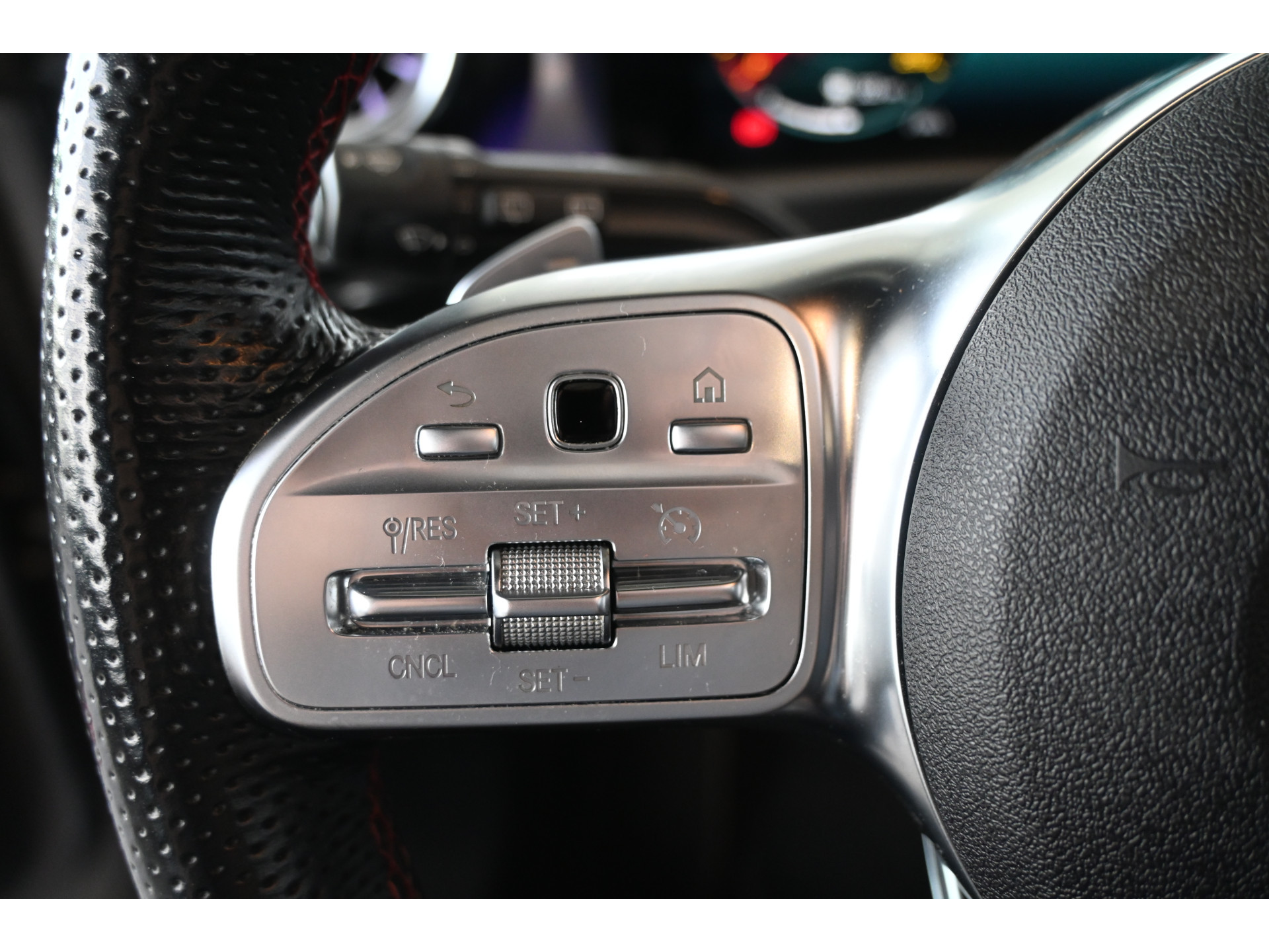 Mercedes-Benz CLA-klasse Shooting Brake 180 Automaat Business Solution AMG Clima Panoramadak Widescreen Sfeer LED Rijklaarprijs! Inruil Mogelijk!