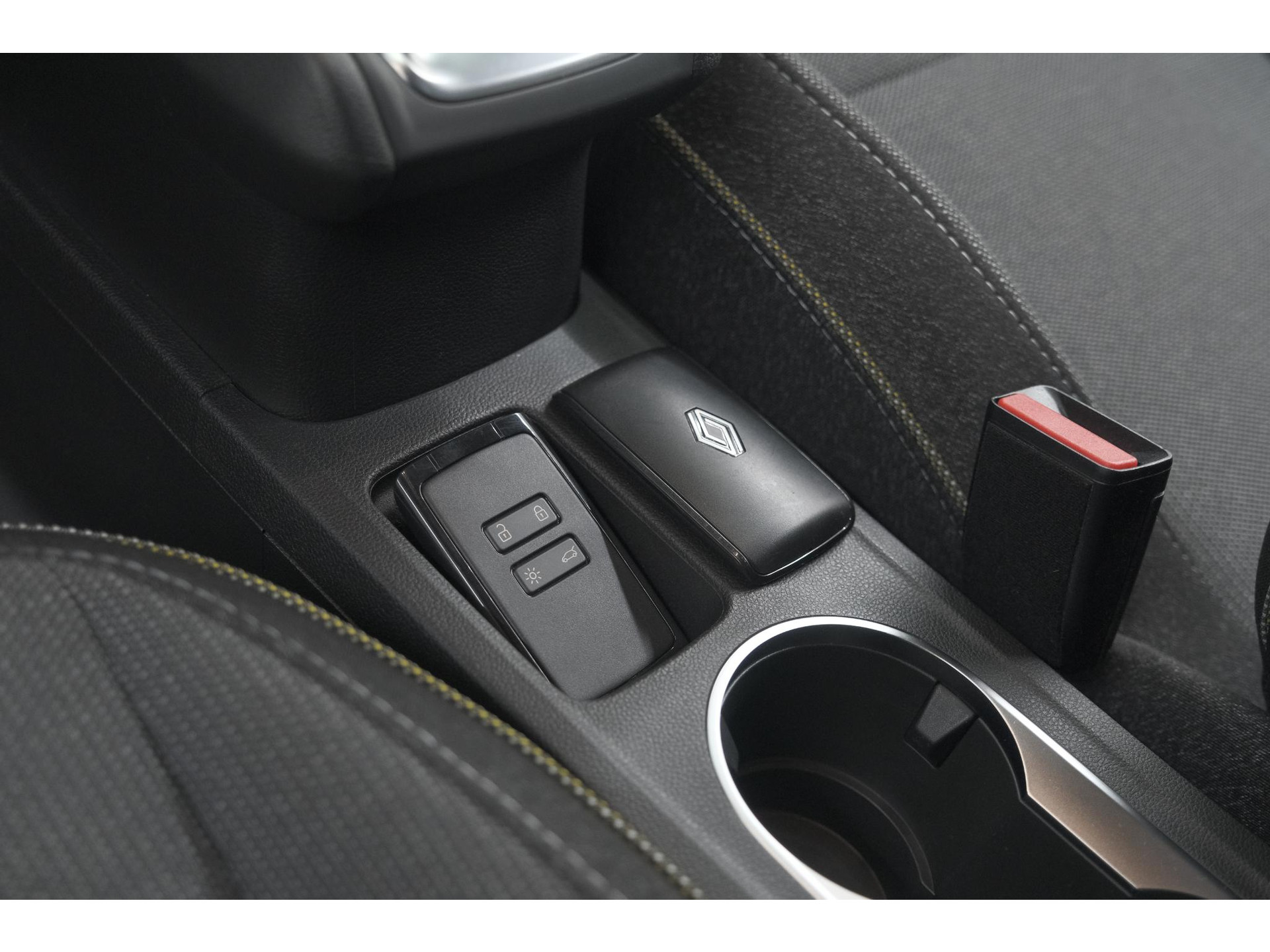 Renault Captur Mild Hybrid 160 EDC Techno | Camera | Navigatie | Apple Carplay | Pack Full Screen