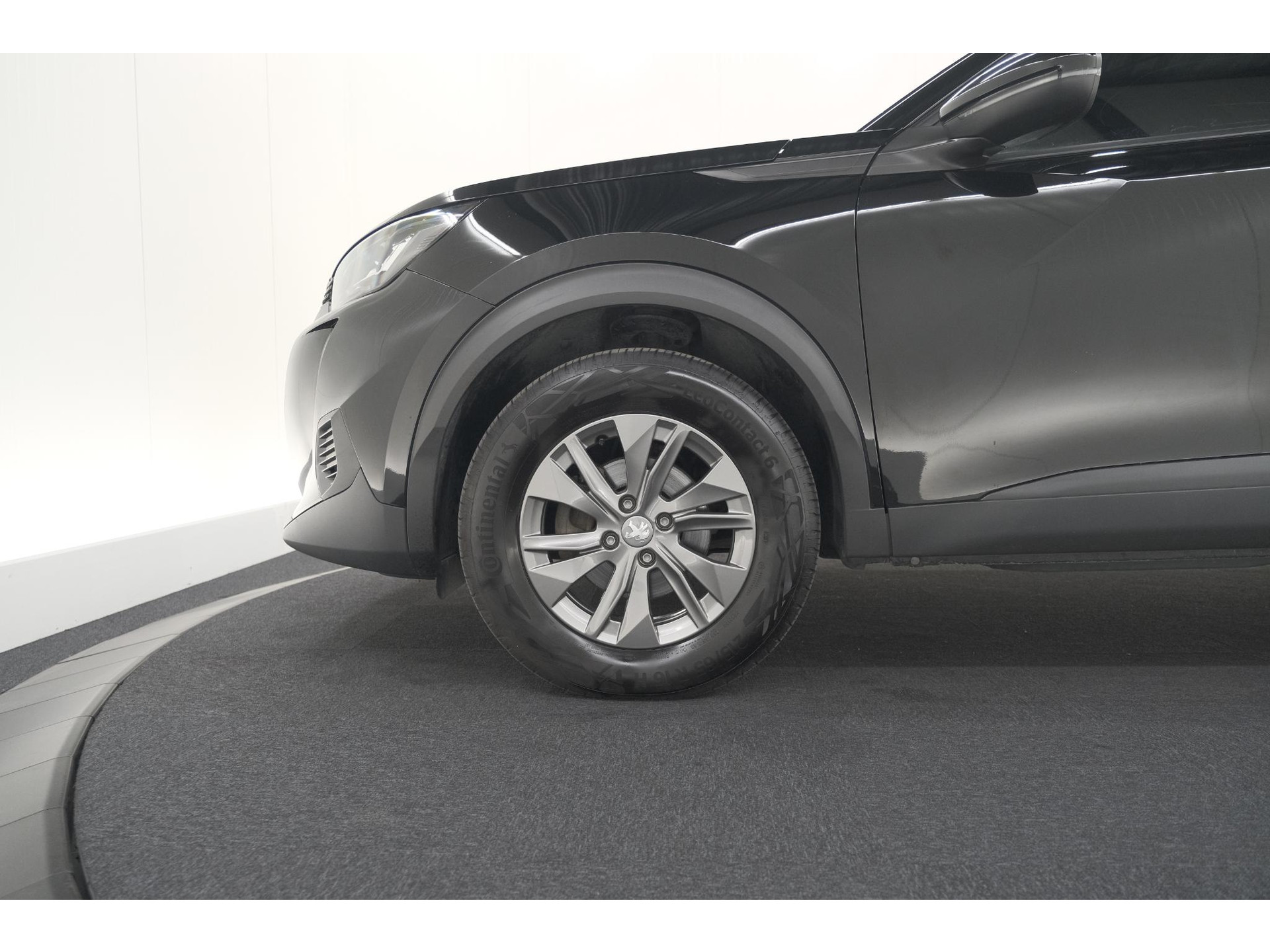 Peugeot 2008 PureTech 130 EAT8 Active Pack | Parkeersensoren | Apple CarPlay | Climate Control | Stoelverwarming
