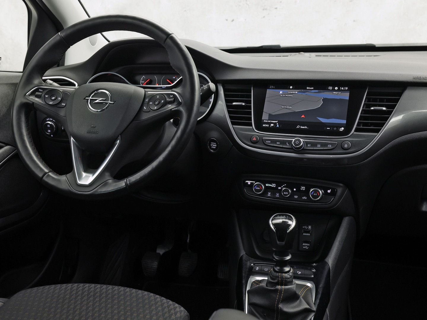 Opel Crossland X 1.2 Turbo Innovation (APPLE CARPLAY, GROOT NAVI, CLIMATE, STUUR/STOELVERWARMING, 360 CAMERA, SPORTSTOELEN, GETINT GLAS, CRUISE, LM VELGEN, NIEUWSTAAT)