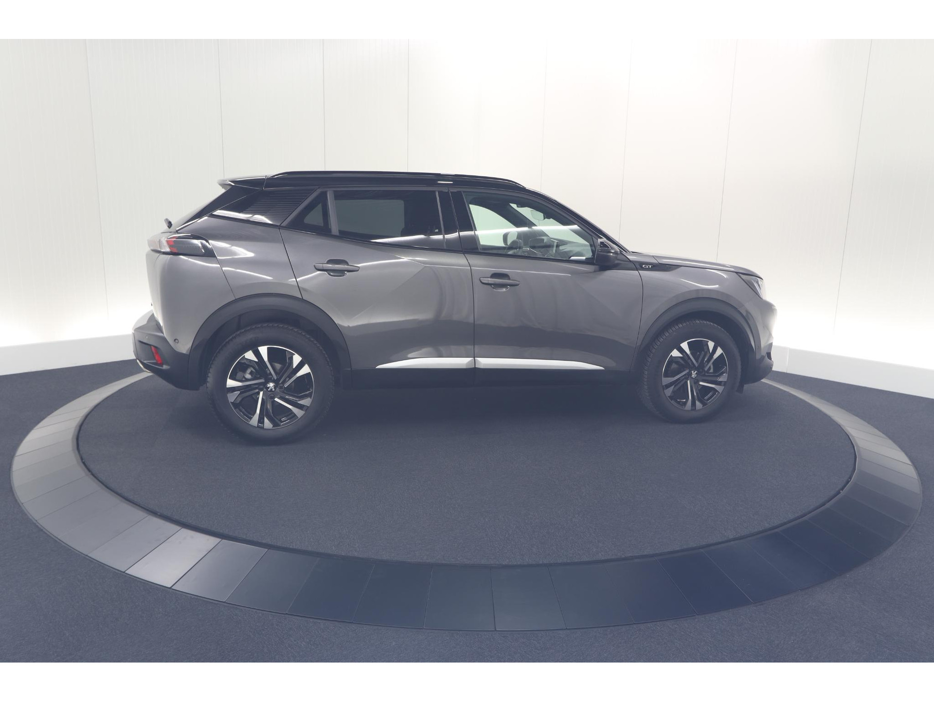 Peugeot 2008 PureTech 130 EAT8 GT | Camera | Dodehoekdetectie | Apple Carplay | Pack Winter