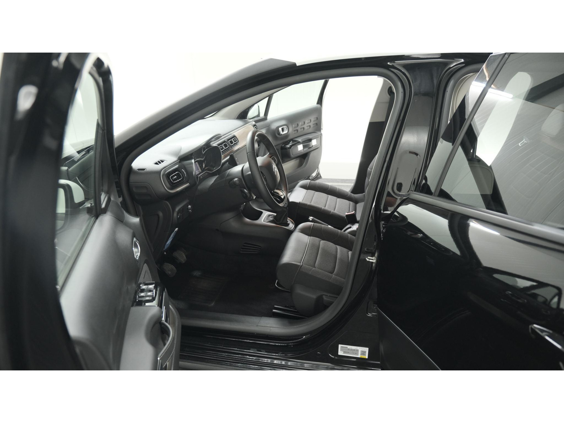 Citroen C3 PureTech 82 Feel Edition | Apple Carplay | Parkeersensoren | Navigatie | Climate Control | 16 Inch Velgen