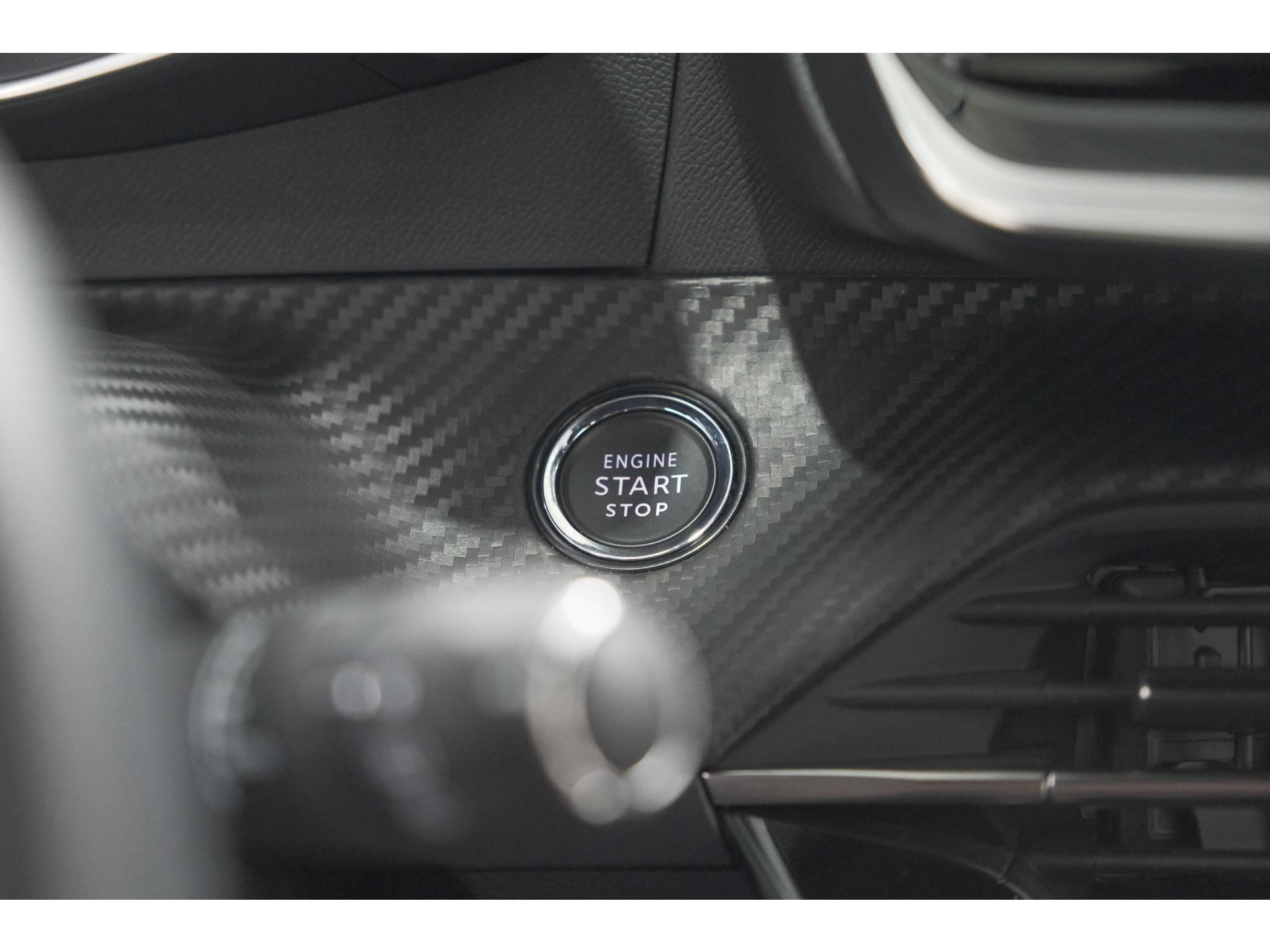 Peugeot 208 Hybrid 136 e-DCS6 GT | Camera | Apple Carplay | Parkeersensoren