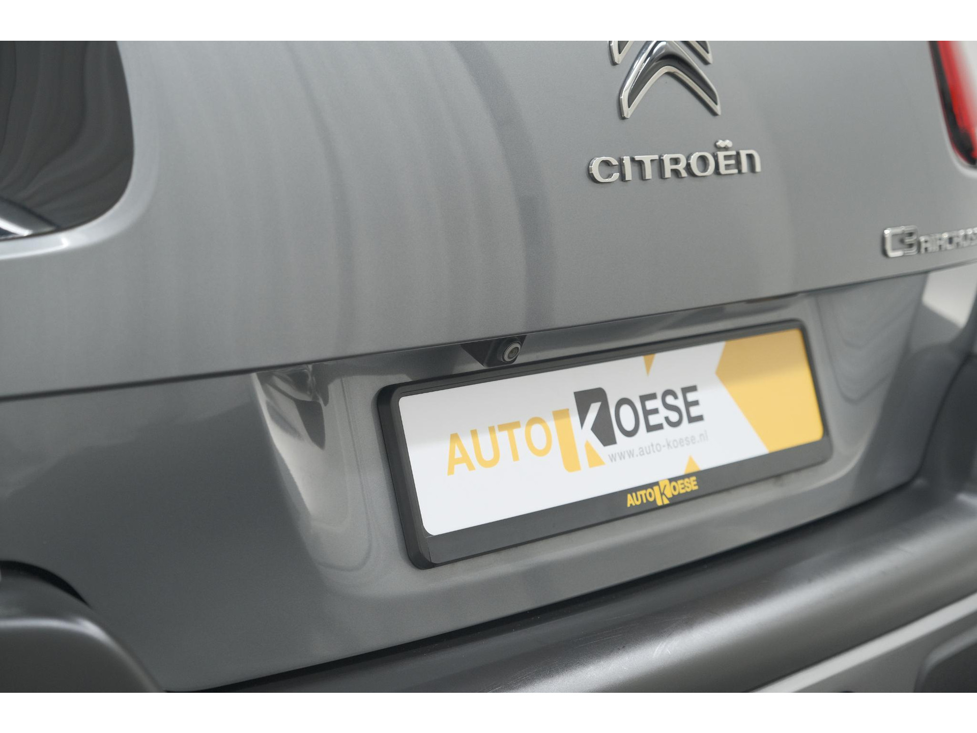 Citroen C3 Aircross PureTech 110 EAT6 Shine | Trekhaak | Panoramadak | Head-Up Display | Camera | Navigatie