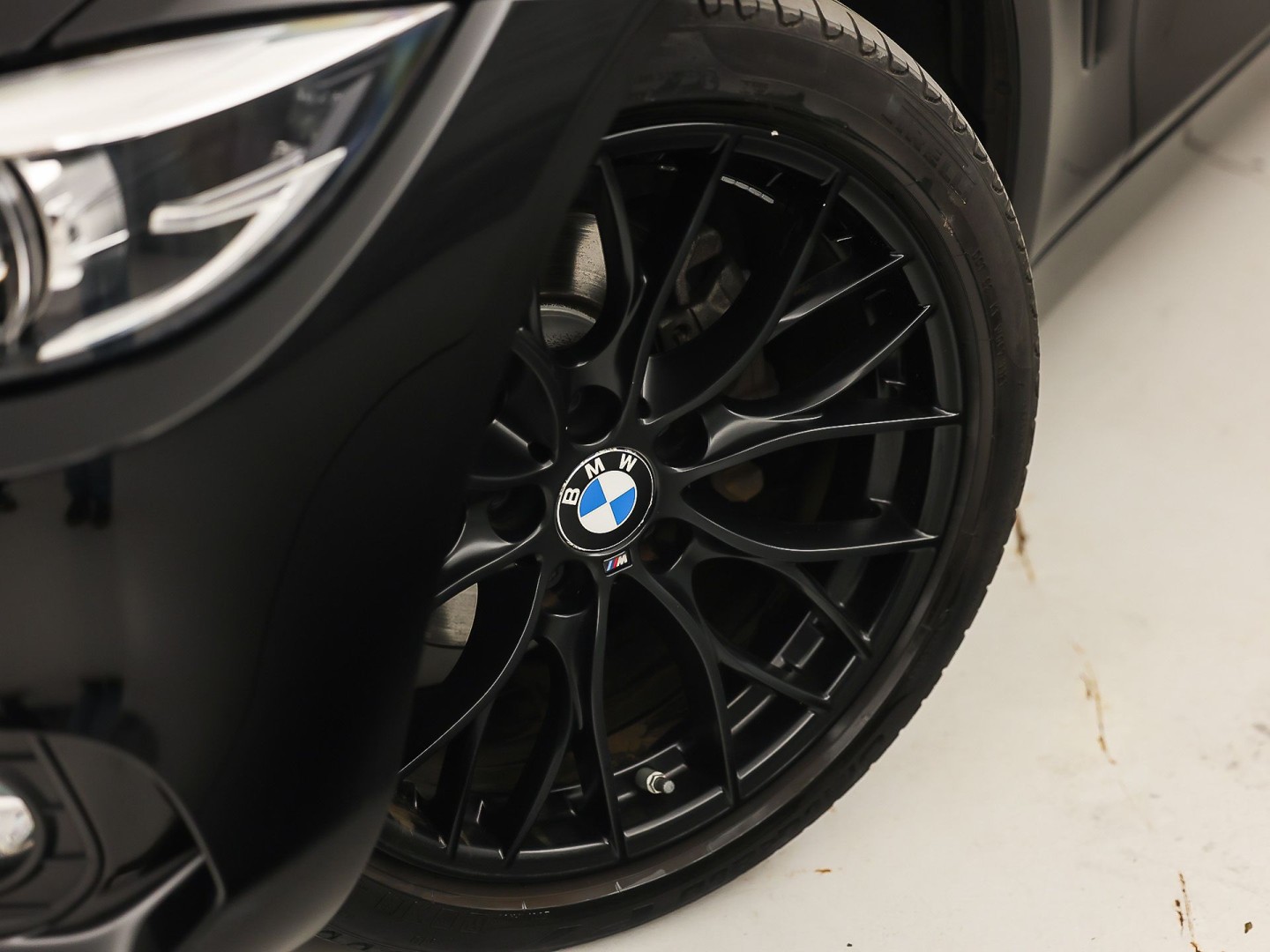 BMW 4-Serie Gran Coupe 418i Executive Sport Black Pack Automaat (NAP, DEALER ONDERHOUDEN, NAVIGATIE, CLIMATE, SPORTSTOELEN, PARKEERSENSOREN, CRUISE, FLIPPERS, NIEUWE APK, NIEUWSTAAT)