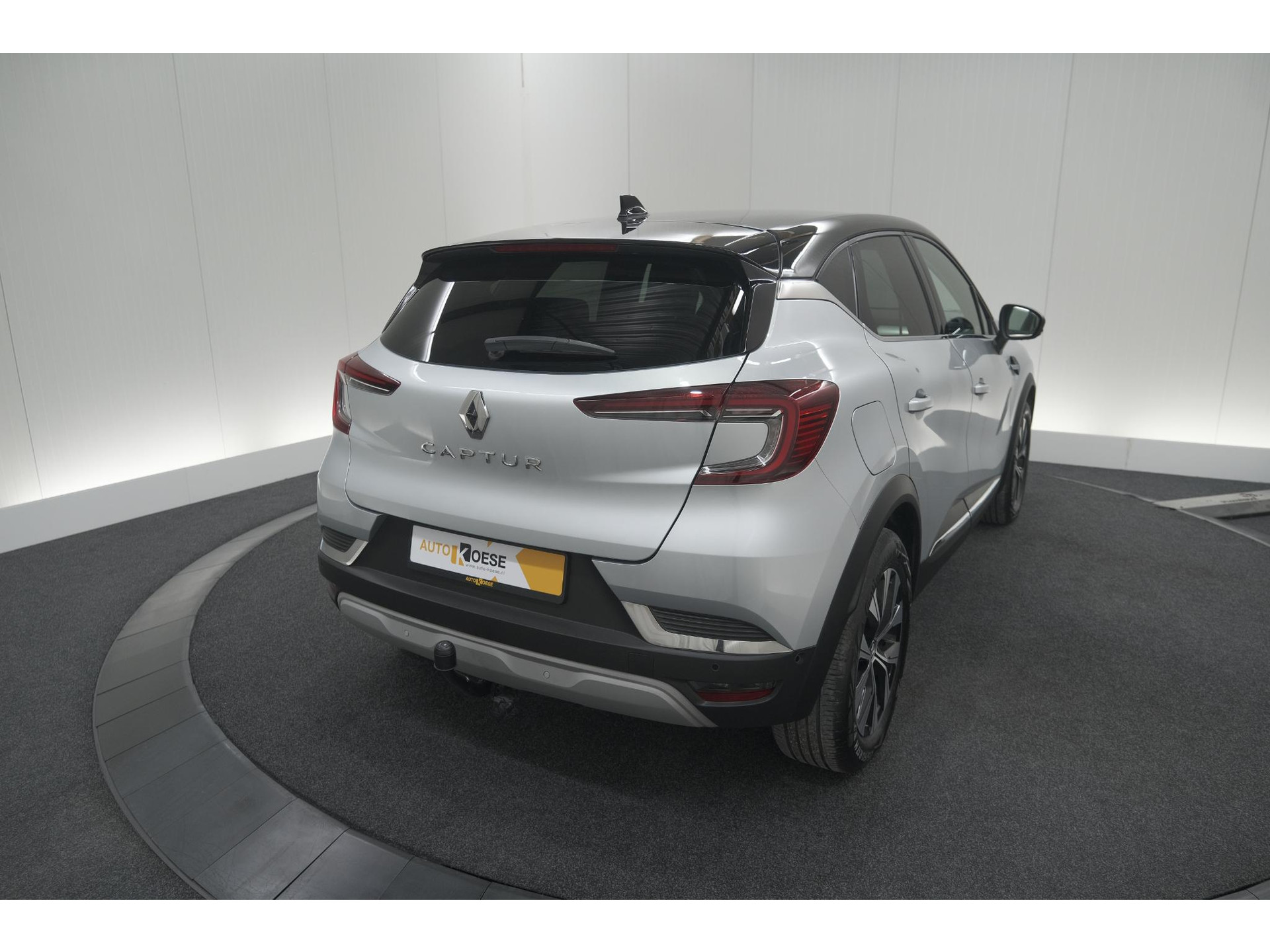 Renault Captur Mild Hybrid 140 EDC Techno | Trekhaak | 360 Camera | 9.3 Inch Grootscherm | Apple Carplay | Parkeersensoren