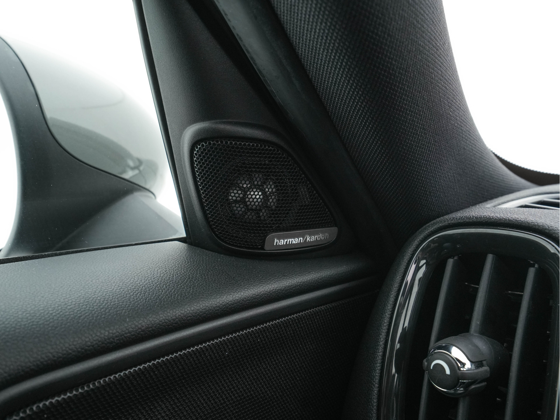 MINI Mini Countryman 2.0 Cooper S Knightsbridge Edition JCW-Sportpack Aut. *PANO |  LEATHER | FULL-LED | HARMAN/KARDON-AUDIO | HEATED-SPORTSEATS | KEYLESS | CAMERA | AMBIENT-LIGHT | NAVI-FULLMAP | HEAD-UP | PRIVACY-GLASS | SHIFT-PADDLES | 18''ALU*