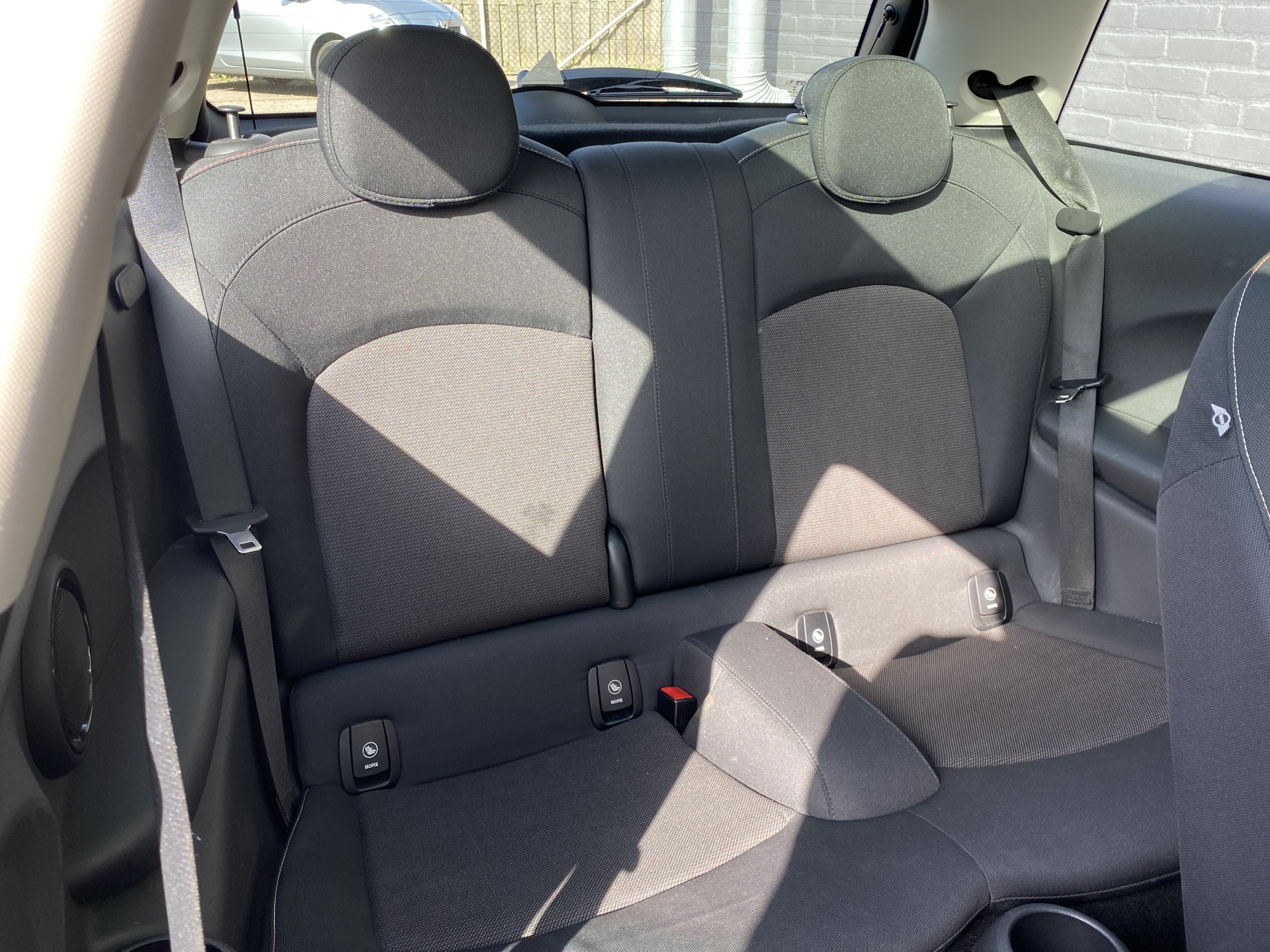 MINI Mini 1.5 Cooper Pepper 136 pk | navigatie | panoramadak | bluetooth | cruise control | chromen details | trekhaak