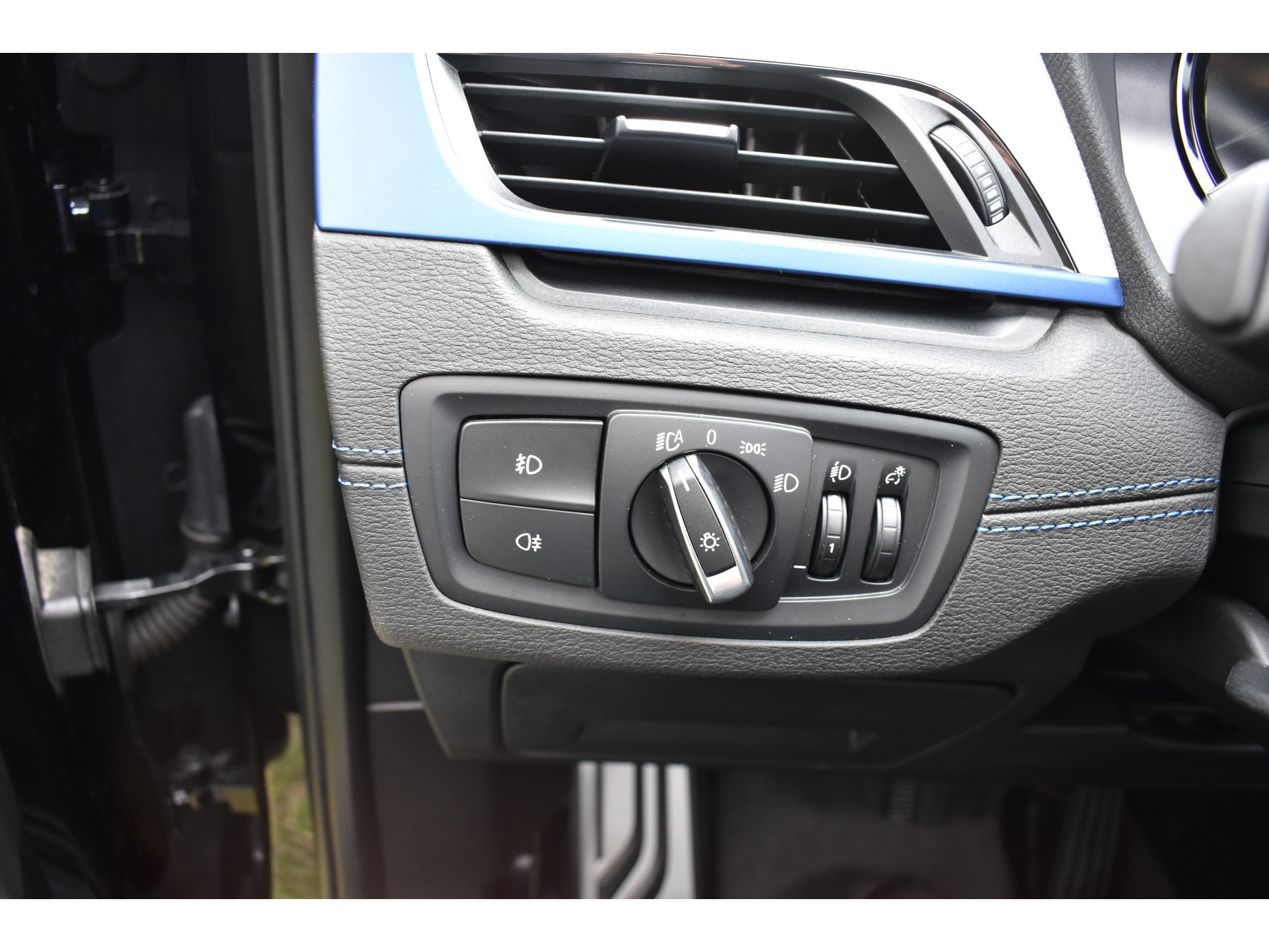 BMW X1 sDrive18i M-Pakket Carplay/Navi Panoradak Automaat Led Stoelverwarming