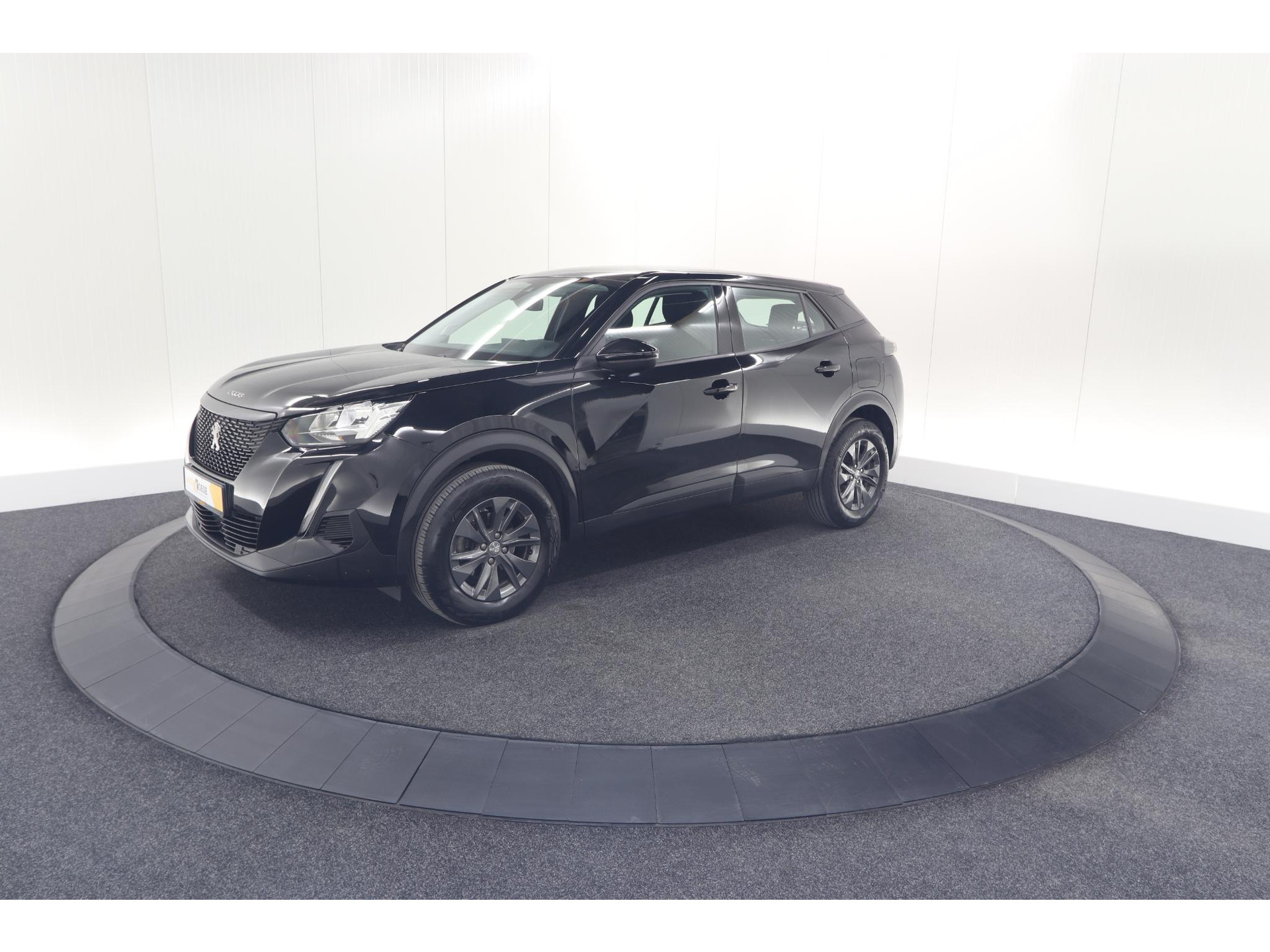 Peugeot 2008 PureTech 130 EAT8 Active | Parkeersensoren | Navigatie | Apple Carplay