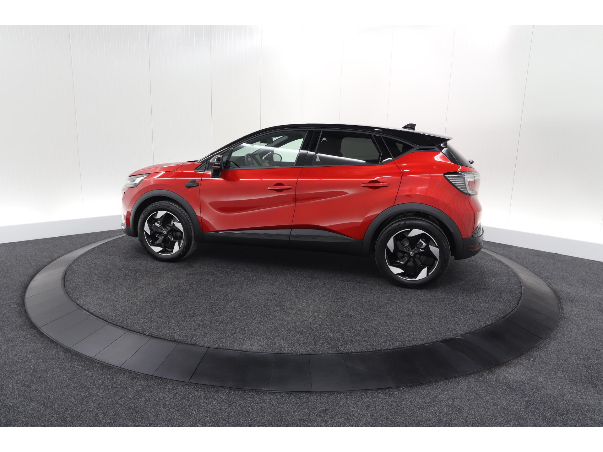 Renault Captur 1.6 E-Tech full hybrid 145 Techno | Advanced Driving | Camera | Dodehoekdetectie | Apple Carplay | 18 Inch Lichtmetalen Velgen