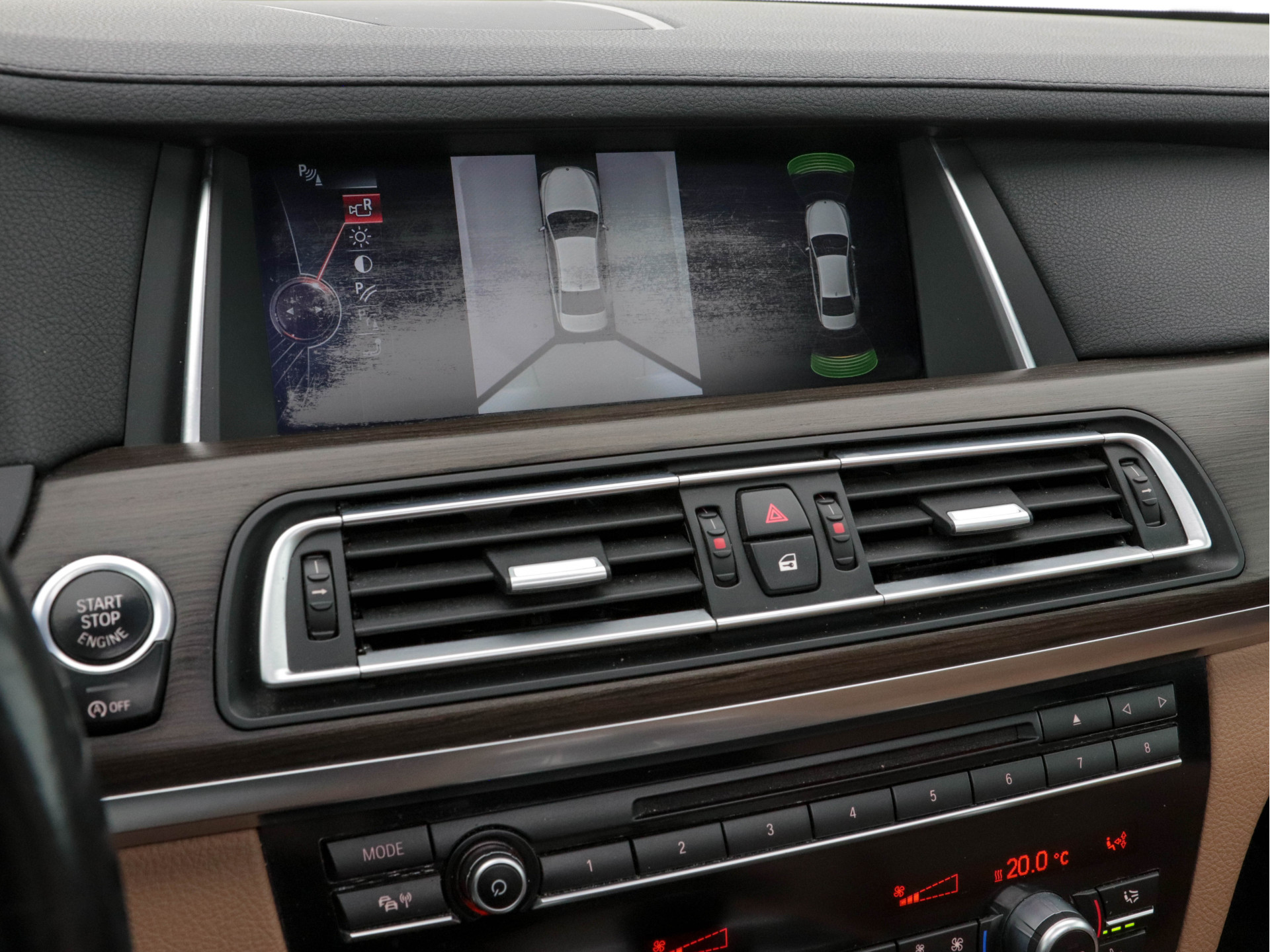 BMW 7-serie 740d xDrive M-Sport Aut. *PANO | LEATHER | FULL-LED | SURROUND-VIEW | NAVI-FULLMAP | SOFT-CLOSE | HEAD-UP | HARMAN/KARDON-AUDIO | KEYLESS | CRUISE | HEATED-SPORTSEATS | LANE-ASSIST | MEMORY-PACK | TOWBAR