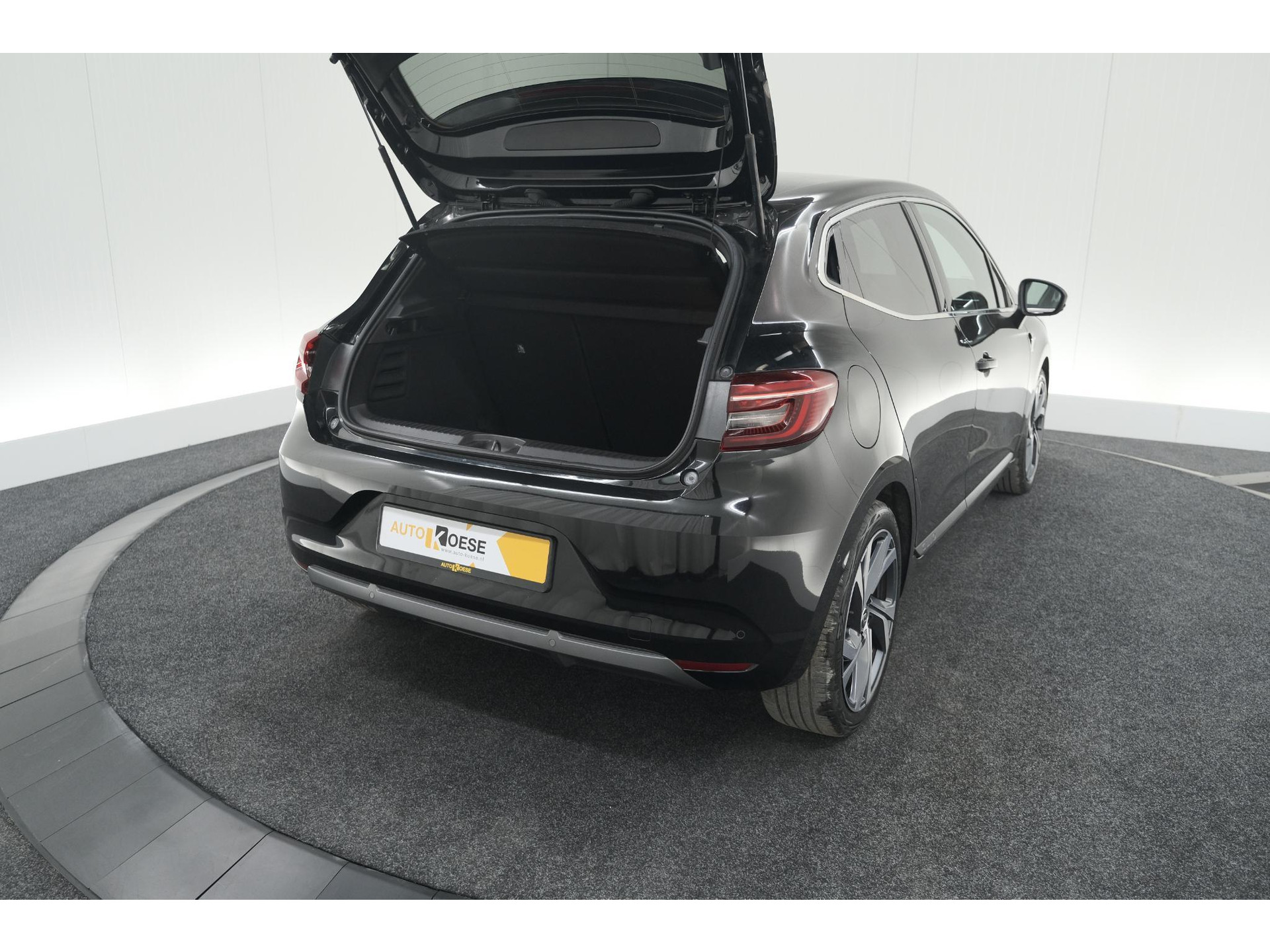 Renault Clio 1.6 E-Tech Hybrid 140 R.S. Line | 360 Camera | Apple Carplay | 9.3 Inch Groot Scherm | Sportstoelen