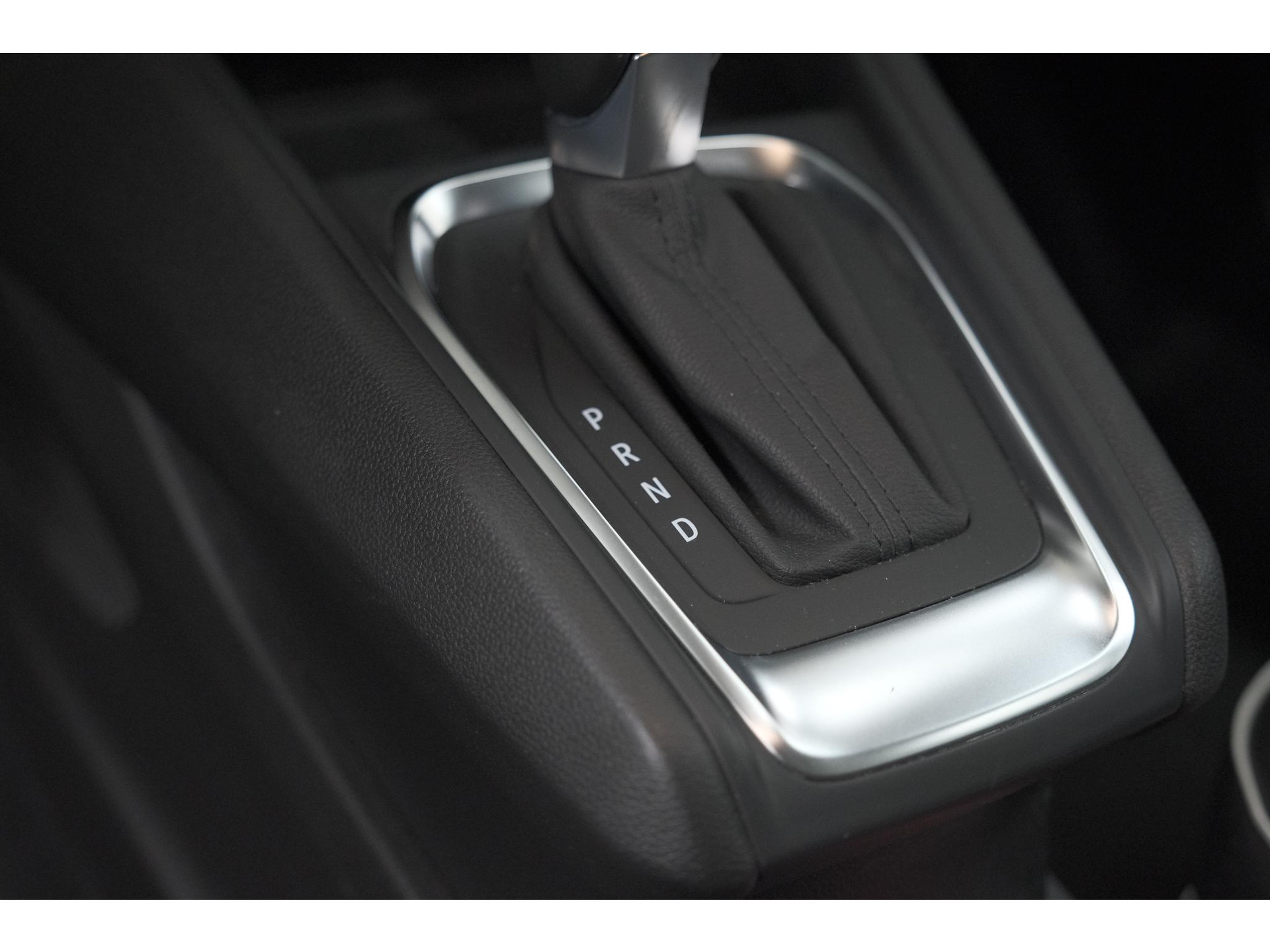 Renault Captur Mild Hybrid 140 EDC Intens | Camera | Navigatie | Parkeersensoren | Stoelverwarming