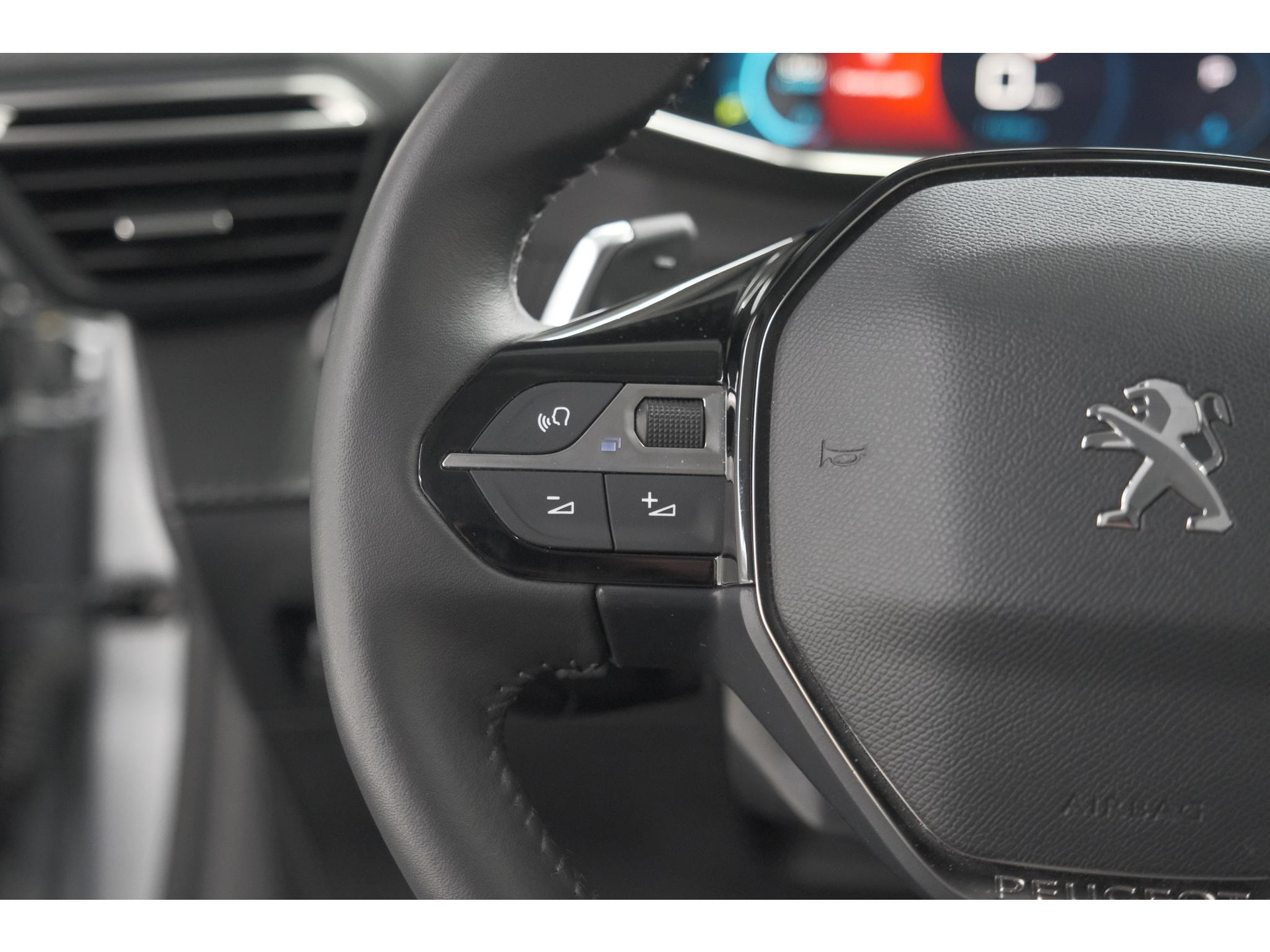 Peugeot 208 PureTech 100 EAT8 Allure Pack | Camera | Navigatie | Apple Carplay | Parkeersensoren