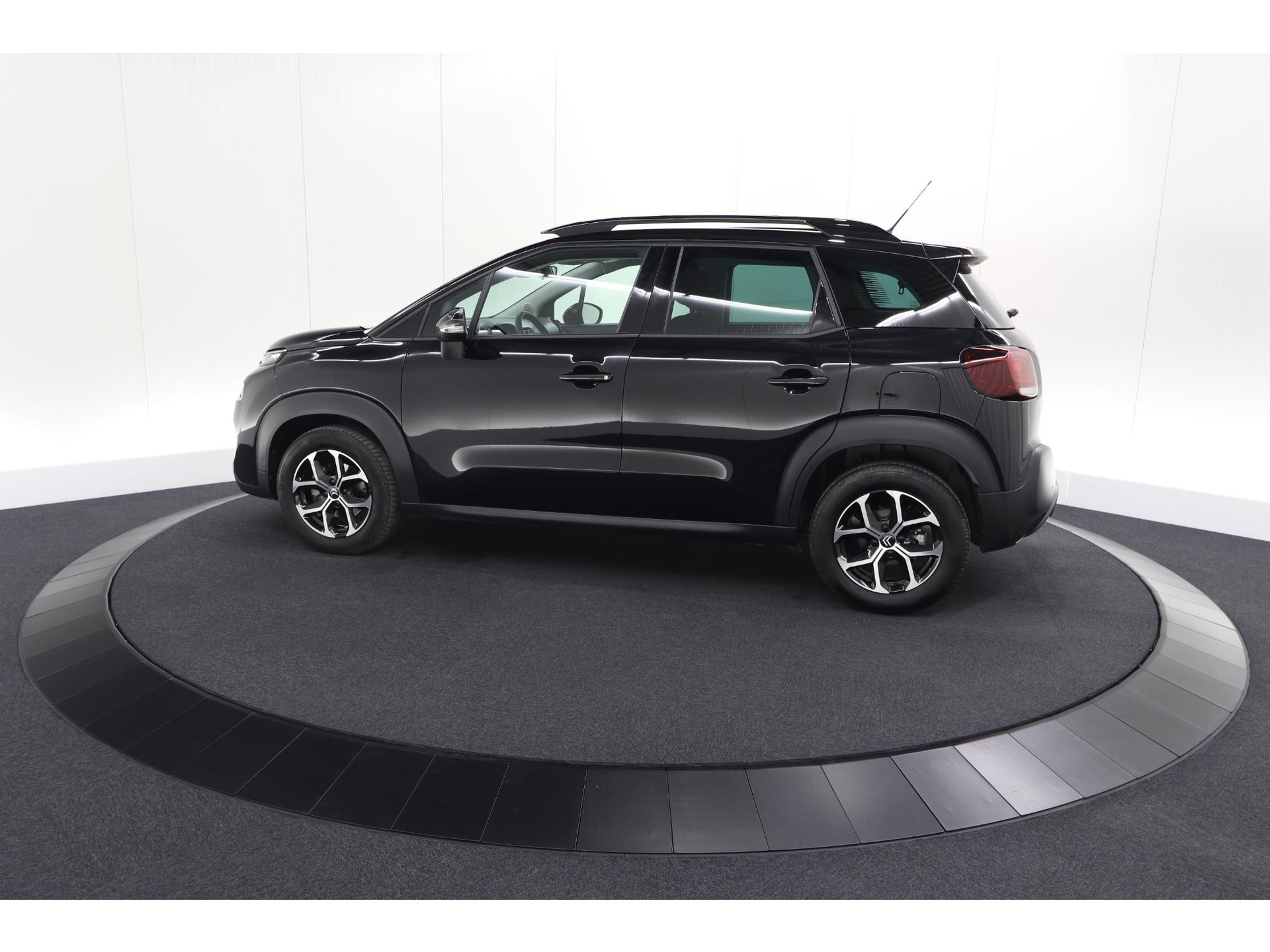 Citroen C3 Aircross PureTech 130 EAT6 Shine | Parkeersensoren | Apple Carplay | Stoelverwarming