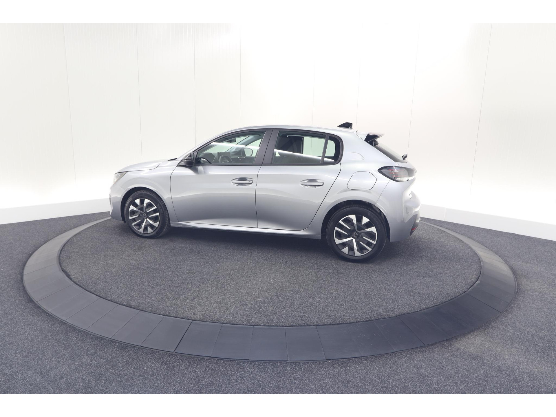 Peugeot 208 PureTech 100 Active | Parkeersensoren | Navigatie | Apple Carplay
