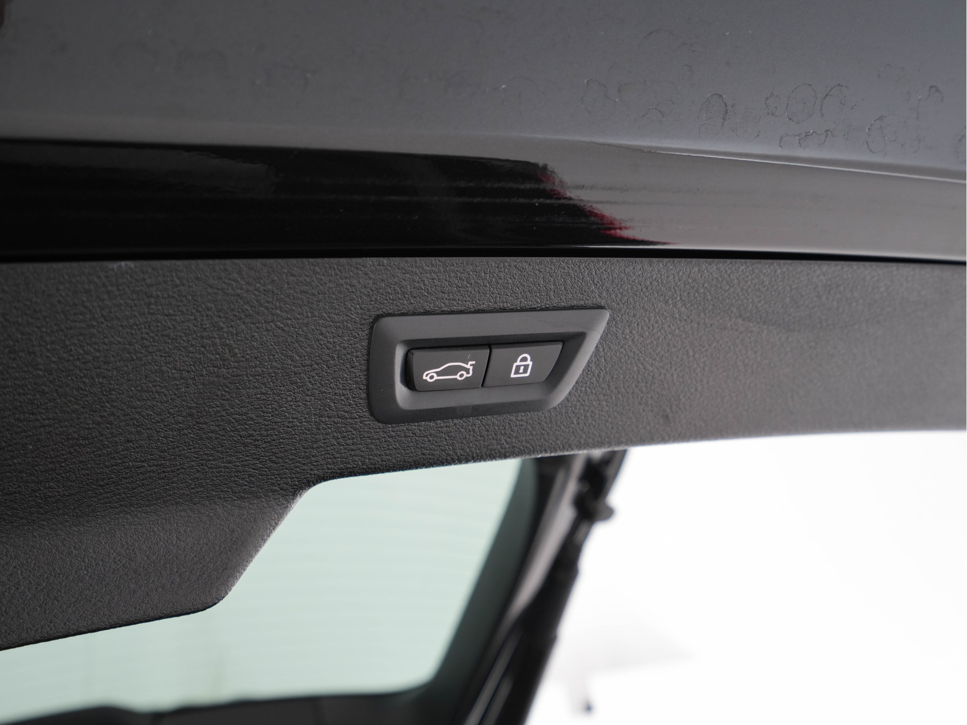 BMW X6 xDrive40d M-Sportpack High Executive Aut. *PANO | LUXURY-LEATHER | BANG/OLUFSEN-SURROUND | HEAD-UP | SOFT-CLOSE | FULL-LED | MEMORY-PACK | DIGI-COCKPIT | KEYLESS | CAMERA | NAVI-FULLMAP | HEATED-SPORTSEATS | 21"ALU*