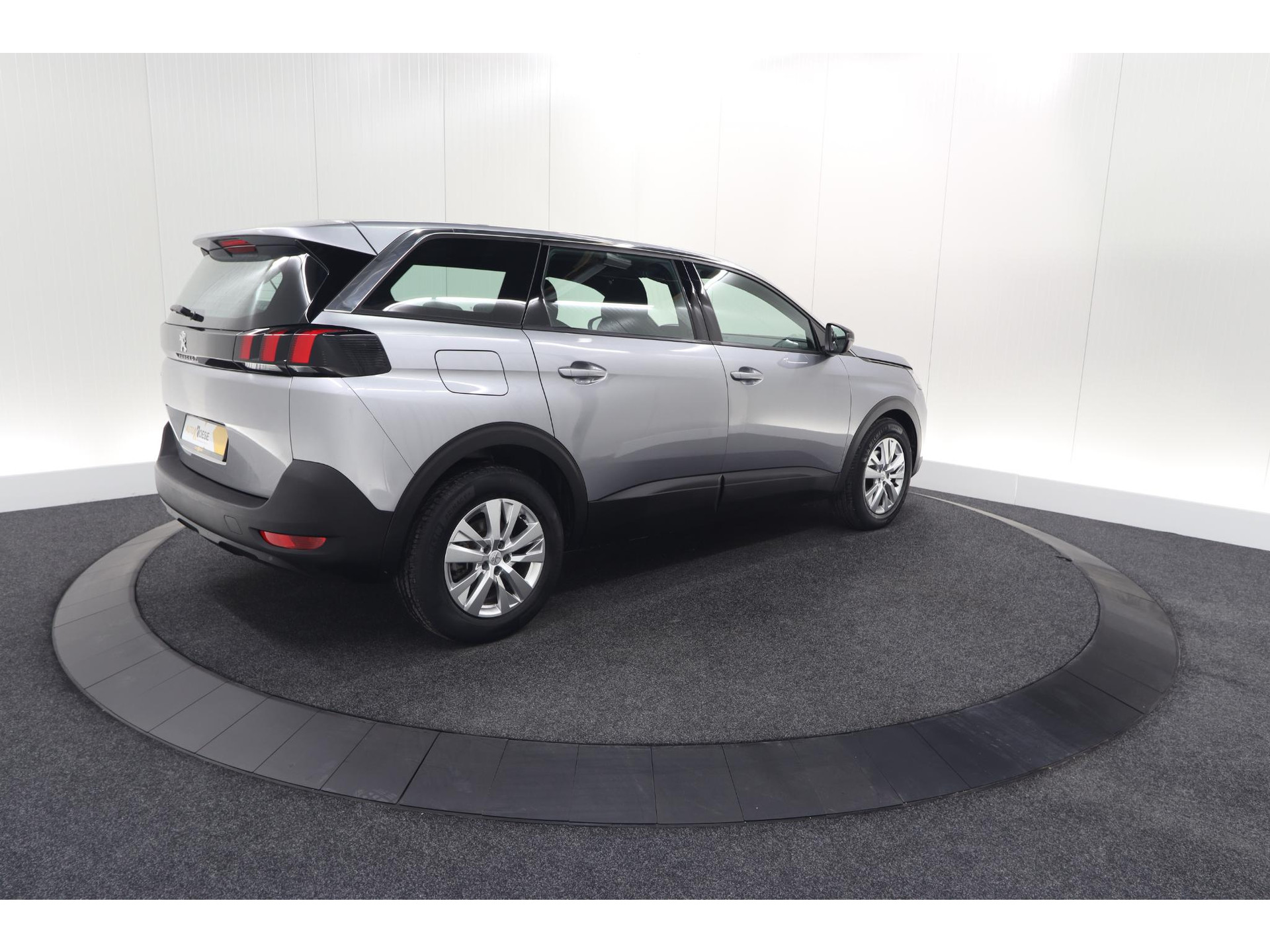 Peugeot 5008 PureTech 130 EAT8 Active Pack | 7 Zitplaatsen | Camera | Apple Carplay | Parkeersensoren