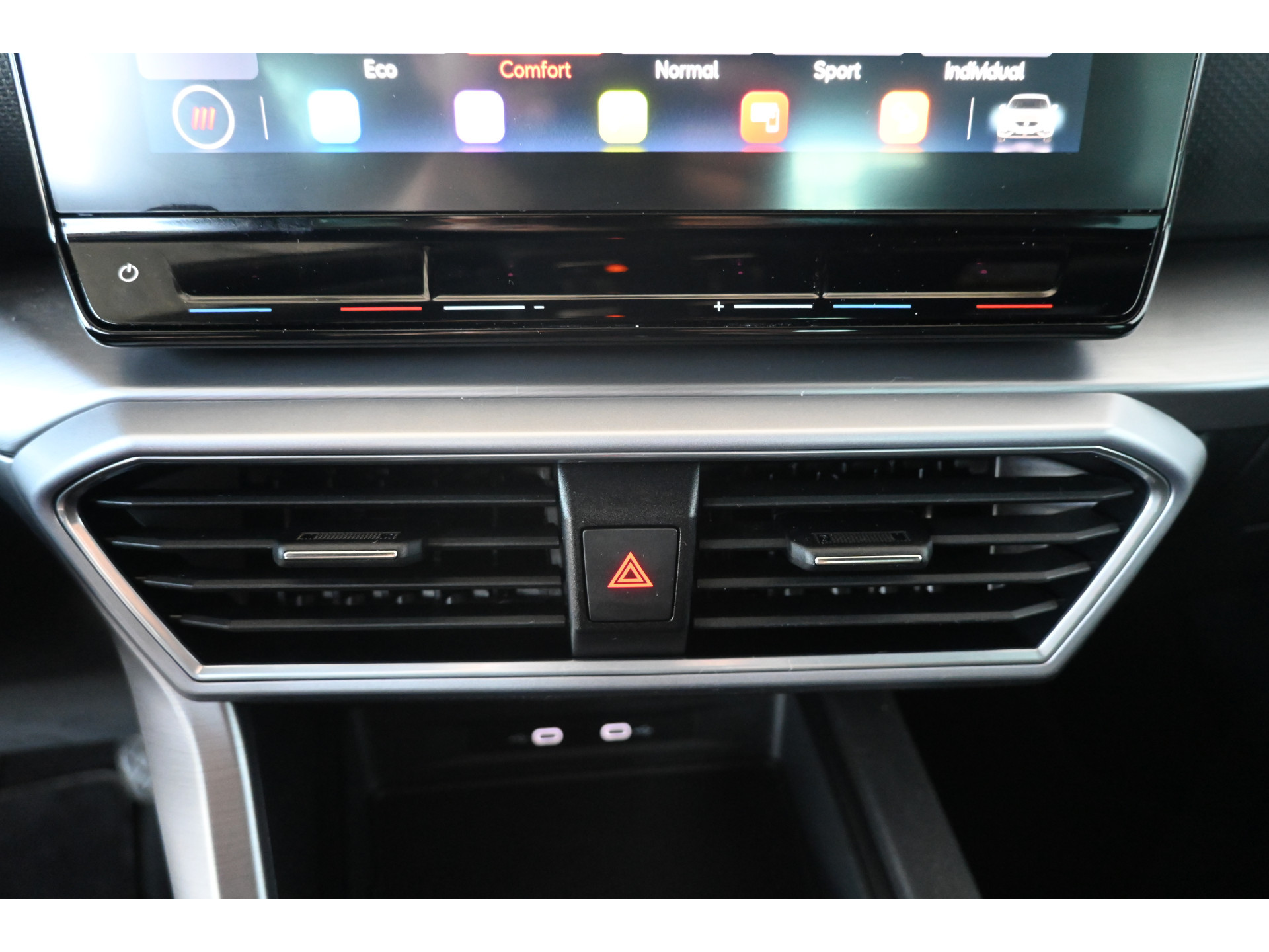 SEAT Leon 1.5 TSI FR Launch Edition Clima Navigatie Carplay Virtual LED Rijklaarprijs! Inruil Mogelijk!