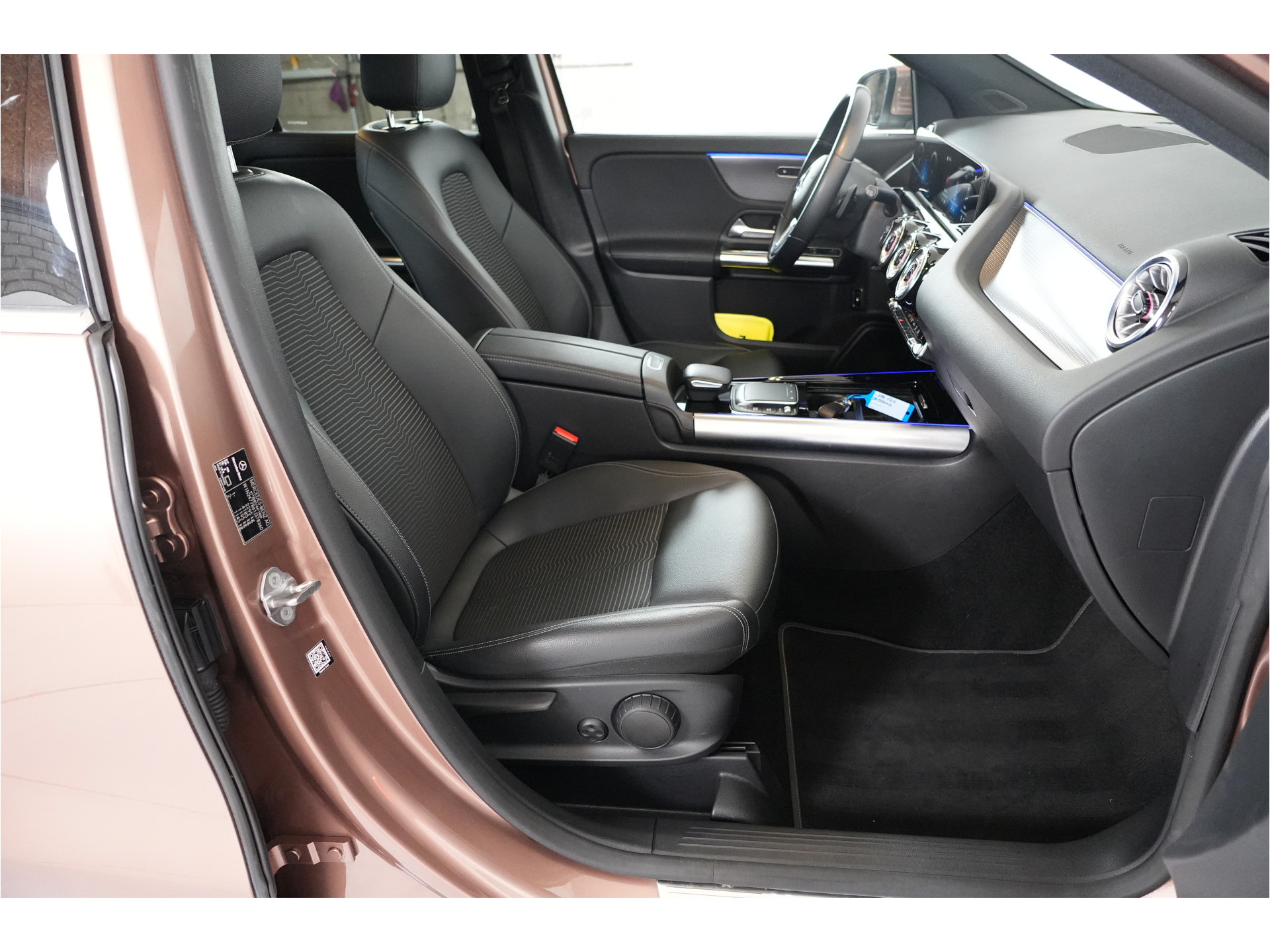 Mercedes-Benz GLA-klasse 250 e AMG Line 218 pk PHEV | SOH 94% | Pano | Camera | Ambient | Digi dash |