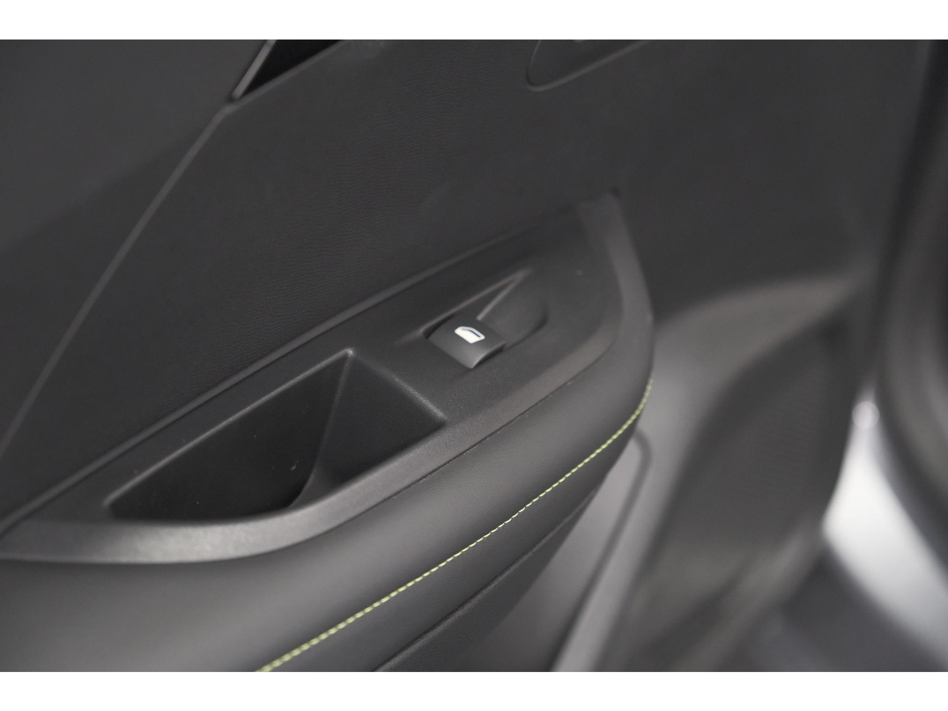 Peugeot e-2008 EV GT 50 kWh | 3 Fase | 360 Camera | Adaptieve Cruise Control | Dodehoekdetectie