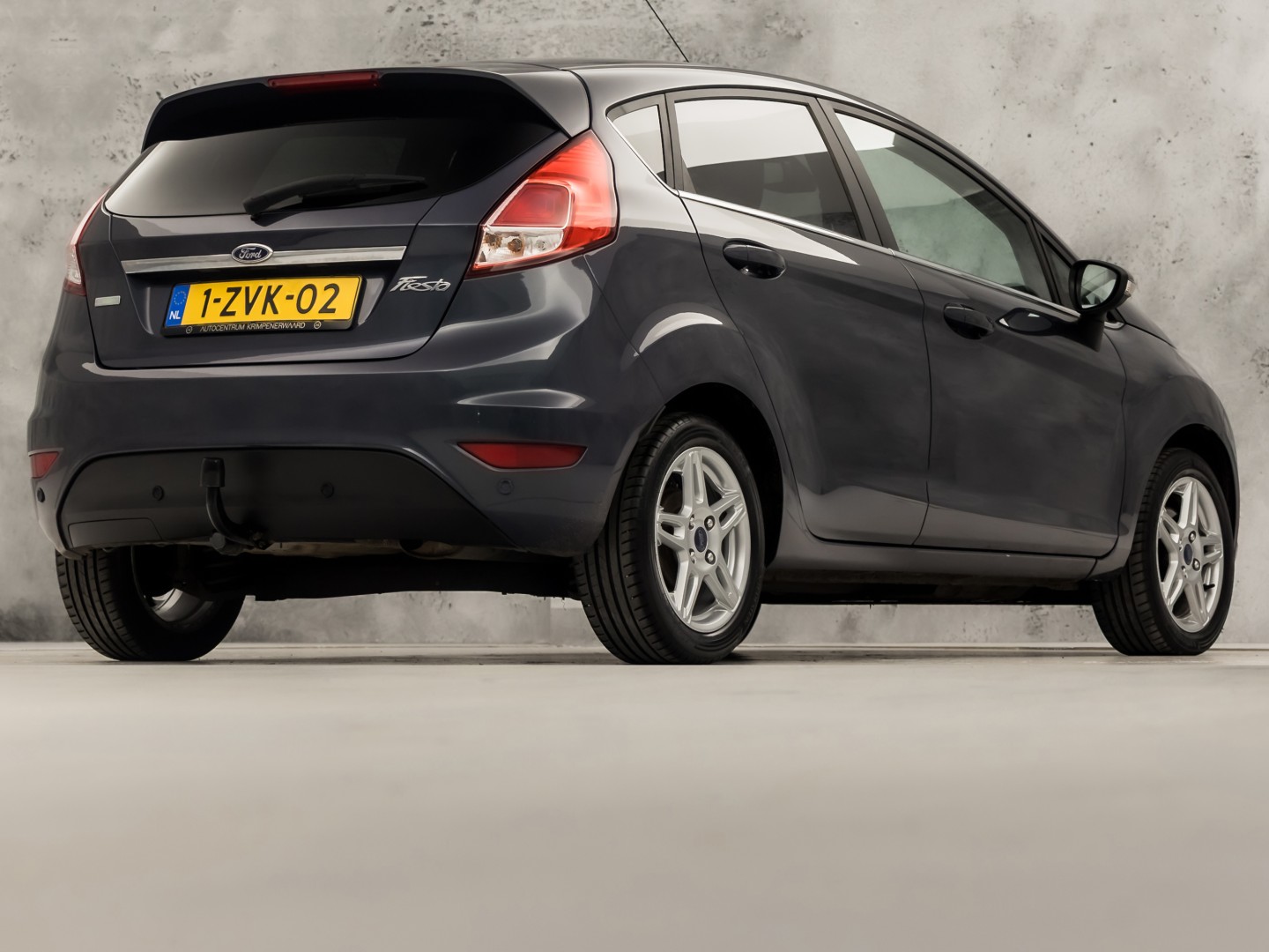 Ford Fiesta 1.0 EcoBoost Titanium Sport 101Pk (NAVIGATIE, 1e EIGENAAR, CLIMATE, STOELVERWARMING, SPORTSTOELEN, GETINT GLAS, CRUISE, PARKEERSENSOREN, TREKHAAK, LM VELGEN, NIEUWSTAAT)