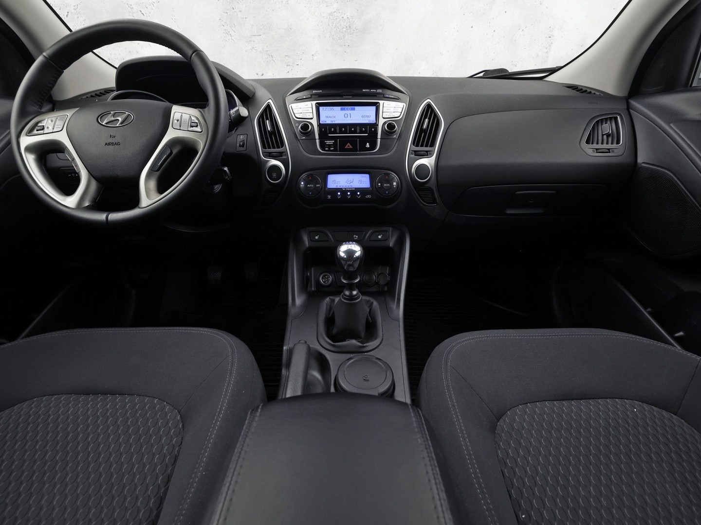 Hyundai ix35 1.6i GDI Sport (CLIMATE, STOELVERWARMING, GETINT GLAS, SPORTSTOELEN, TREKHAAK, CRUISE, NIEUWSTAAT)