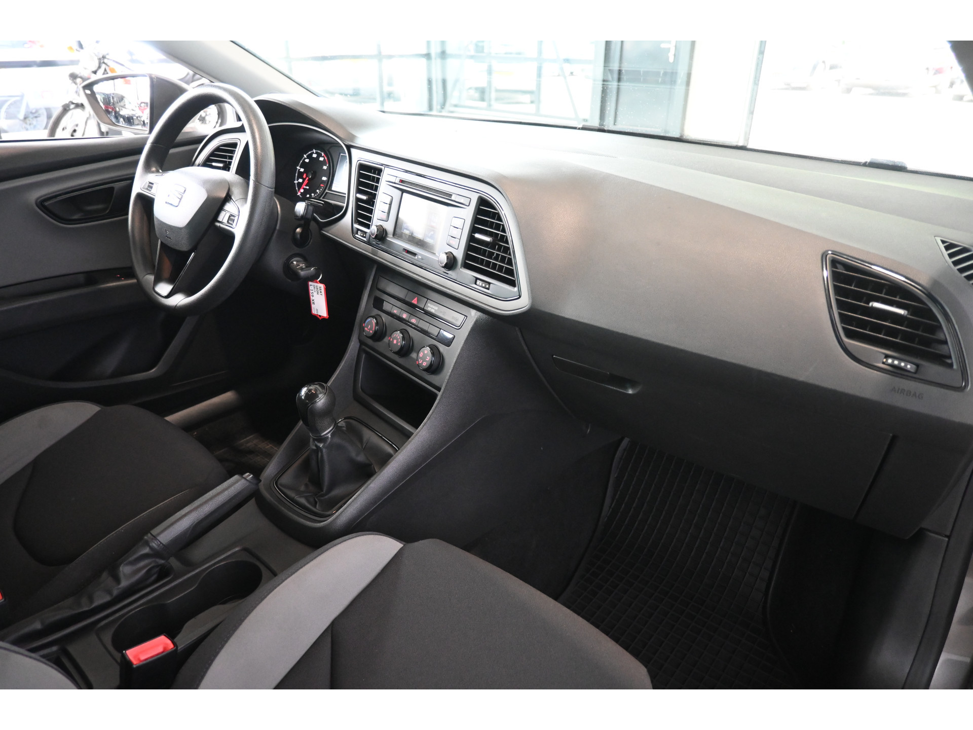 SEAT Leon 1.2 TSI Airco Lichtmetaal Rijklaarprijs Inruil Mogelijk!