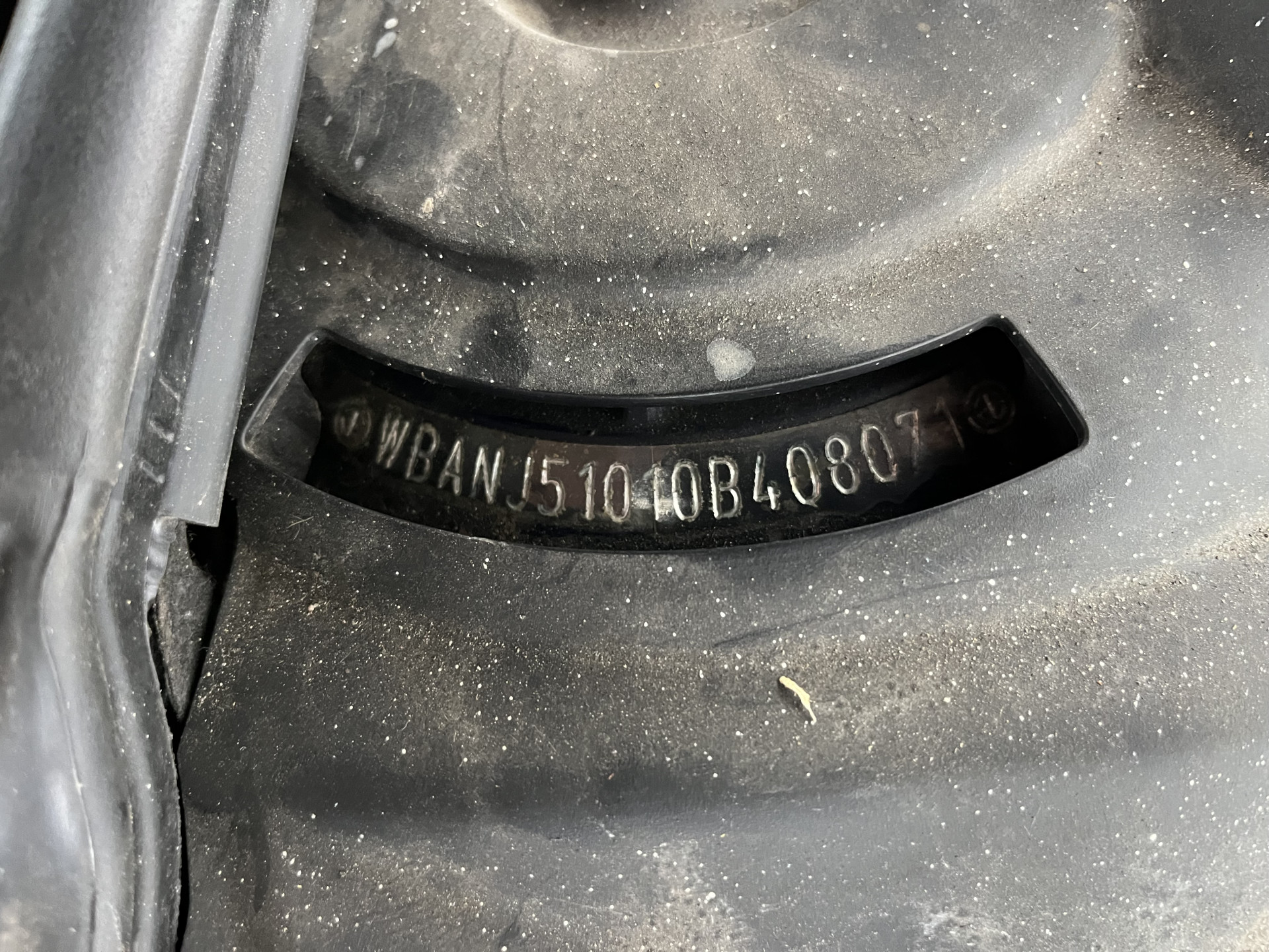 BMW 5-serie Touring 525d *PANO | LEATHER | NAVI-FULLMAP | HIFI-SOUND | ECC | HEATED-SPORTSEATS | PDC | CRUISE | TOWBAR | 16''ALU *