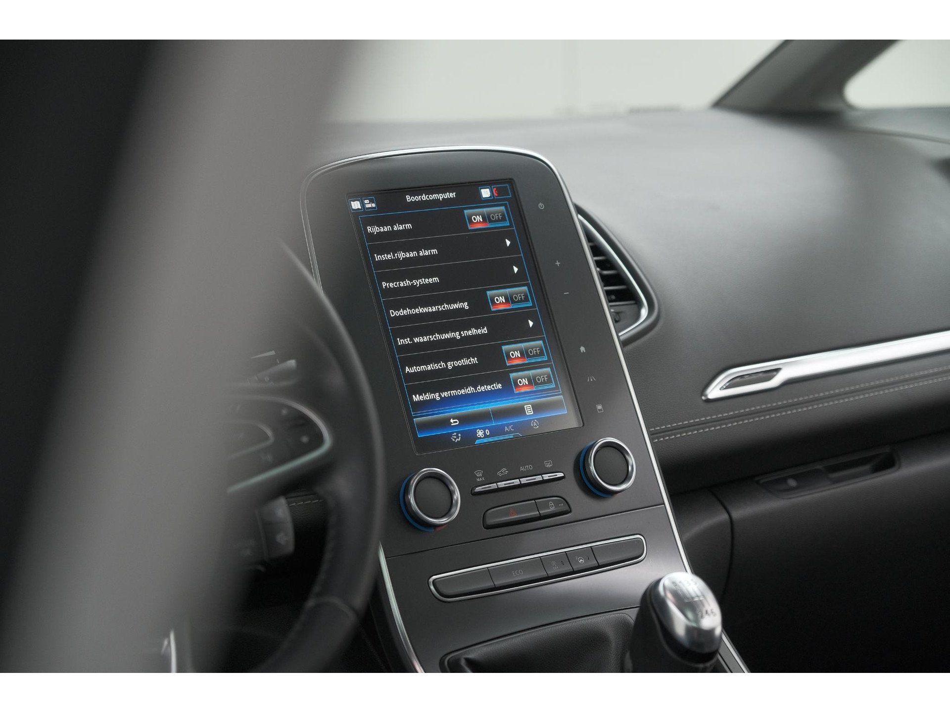 Renault Scénic TCe 130 Intens | Trekhaak | Panoramadak | Camera | Apple Carplay | Dodehoekdetectie