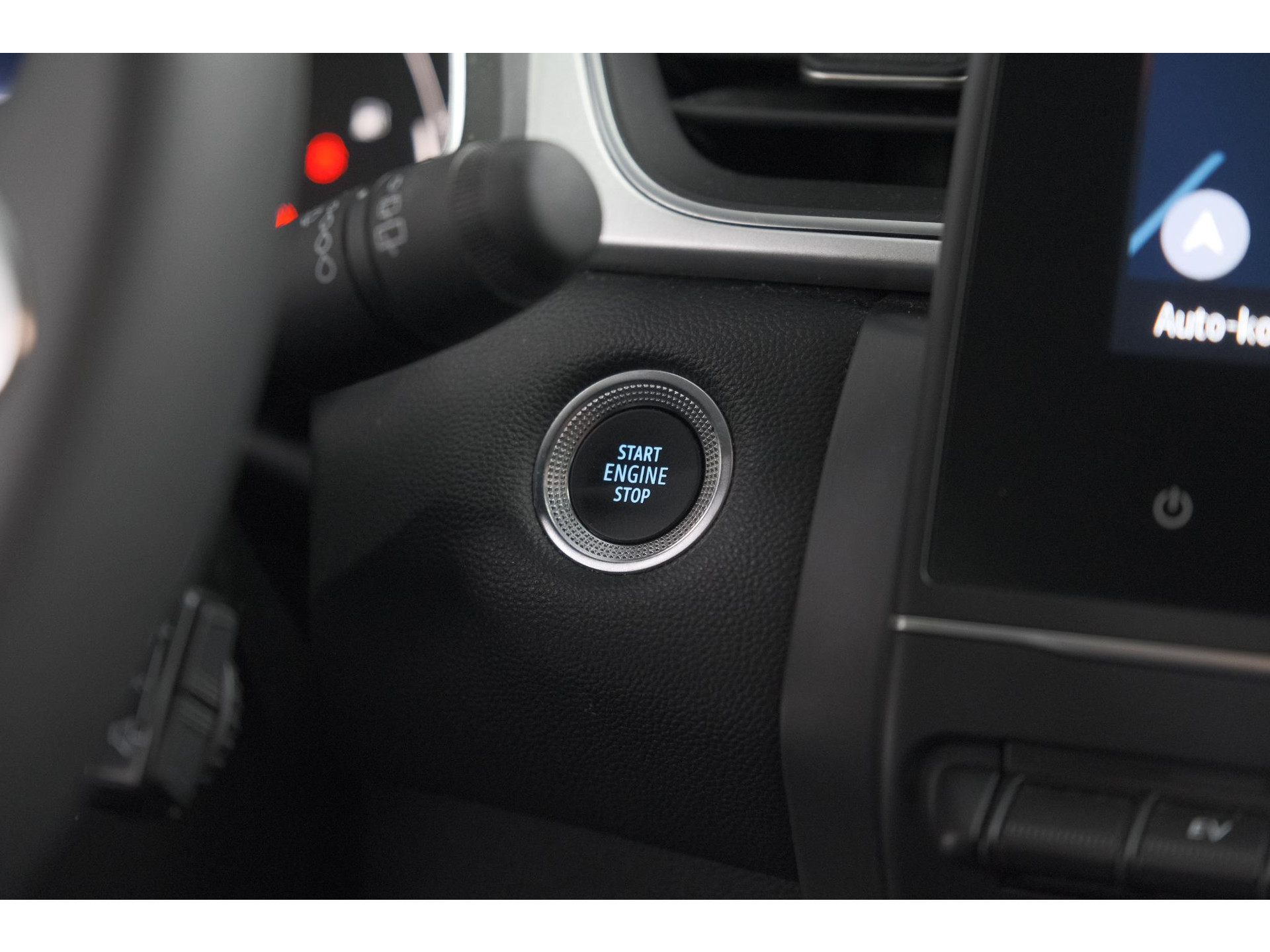 Renault Captur 1.6 E-Tech full hybrid 145 techno | Camera | Parkeersensoren | Climate control | Keyless