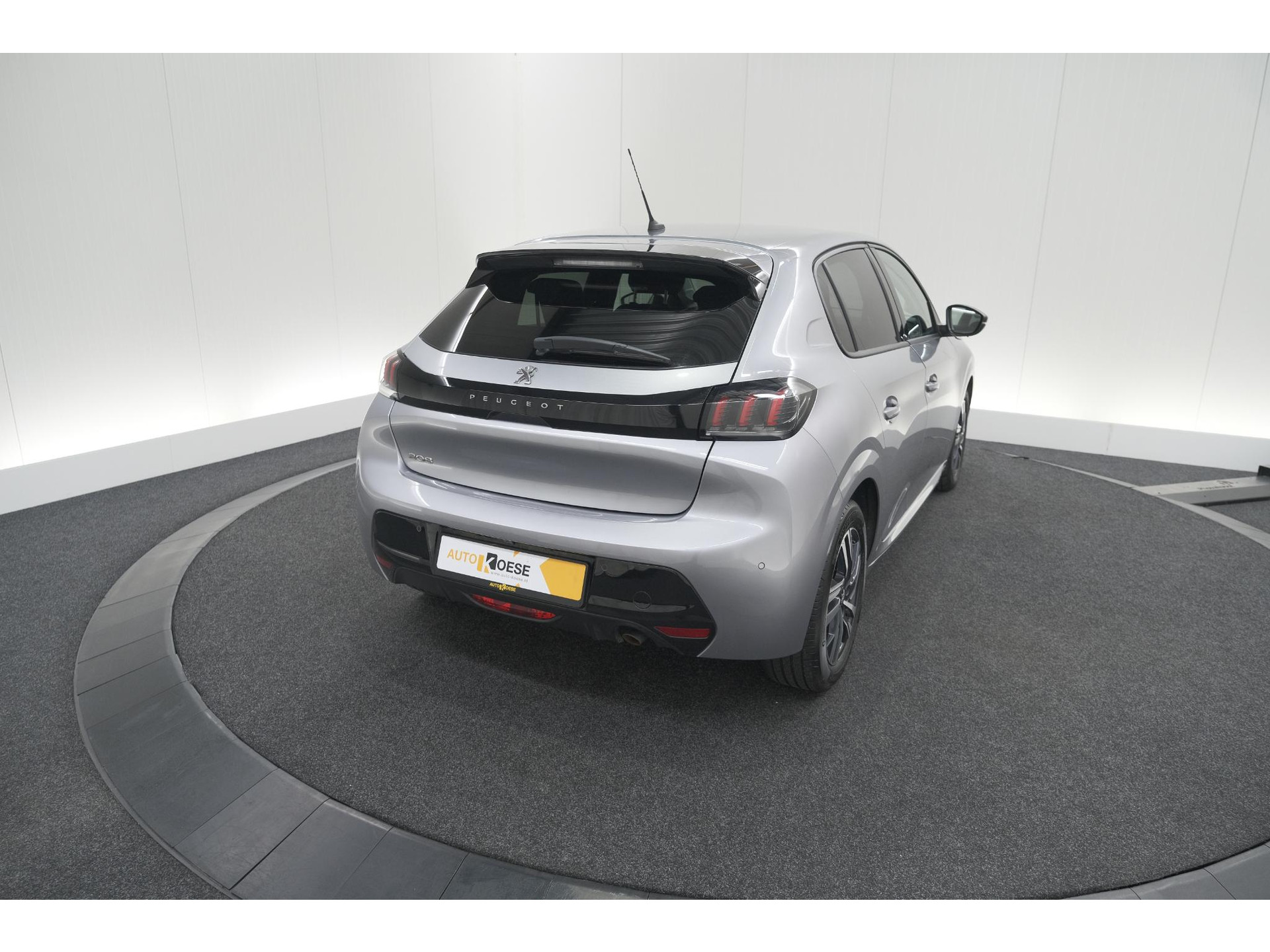 Peugeot 208 PureTech 100 Allure Pack | Camera | Apple Carplay | Parkeersensoren | Navigatie
