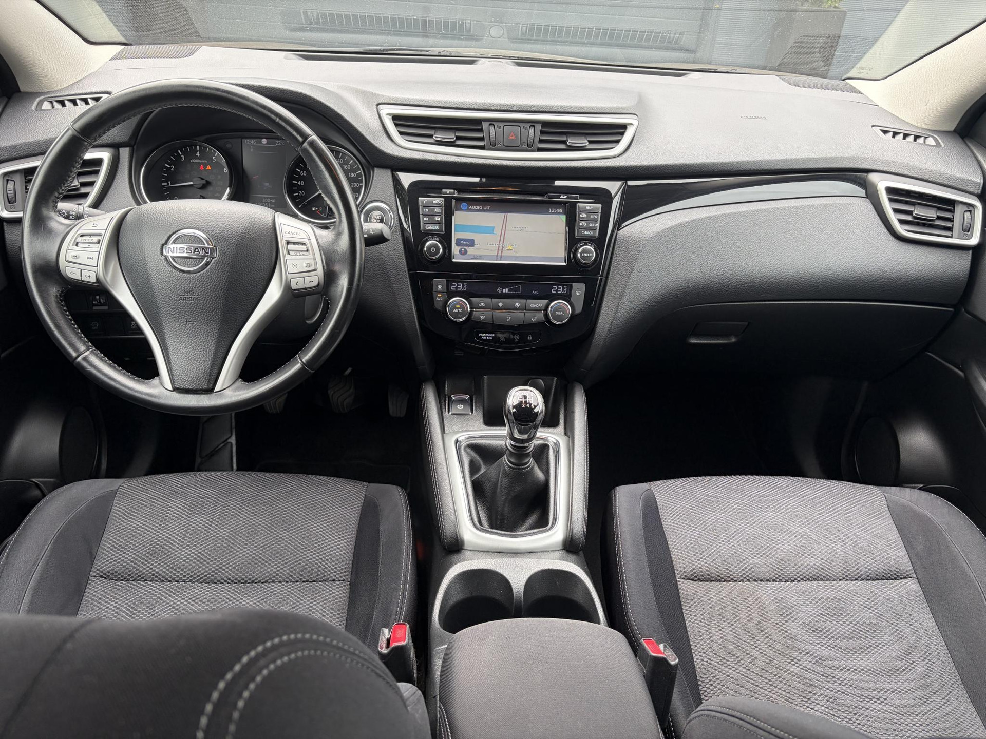 Nissan Qashqai 1.2 N-Connecta 360° Camera,Trekhaak,Navi,Pdc V+A,Keyless,6 Bak,Clima,Cruise,2e Eigenaar,115pk,Lm velgen,Apk tot 09-2027