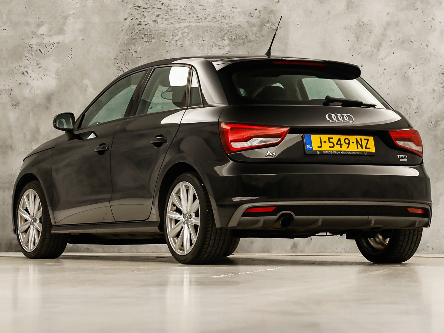 Audi A1 Sportback 1.0 TFSI Sport (NAVIGATIE, 5 DEURS, CLIMATE, STOELVERWARMING, SPORTSTOELEN, PARKEERSENSOREN, LED ACHTERLICHTEN, LM VELGEN, NIEUWE APK, NIEUWSTAAT)