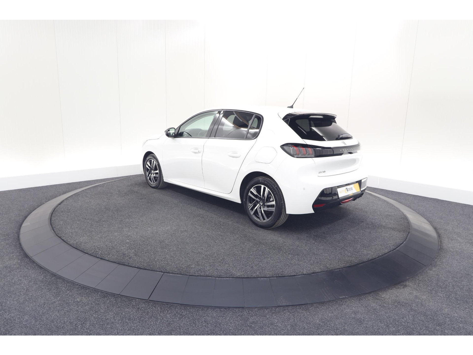 Peugeot 208 PureTech 100 Allure Pack | Camera | Apple Carplay | Stoelverwarming | Parkeersensoren