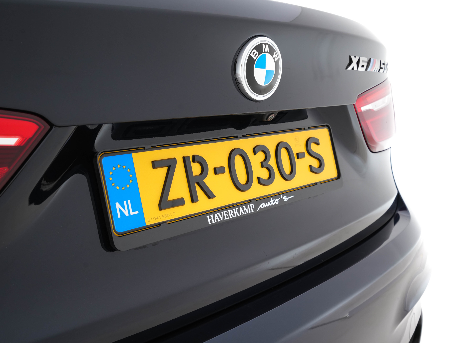 BMW X6 M50d M-Sport-Pack Innovation-Pack Aut. *PANO | LUXURY-LEATHER | FULL-LED | HARMAN/KARDON-SURROUND | MEMORY-PACK | TOPVIEW | HEAD-UP | NAVI-FULLMAP | SHIFT-PADDLES | CRUISE | HEATED-SPORTSEATS | 20''ALU*