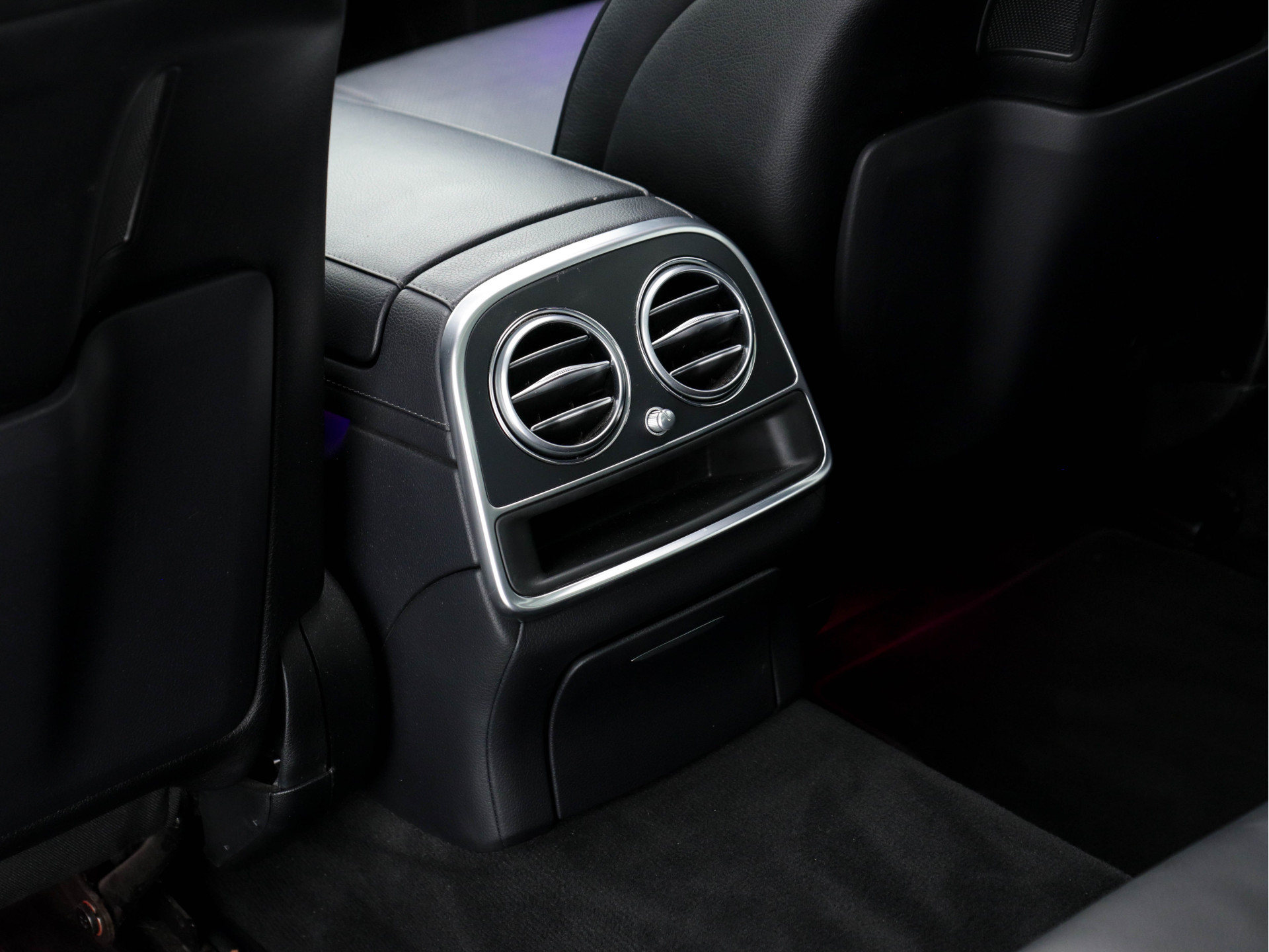 Mercedes-Benz S-klasse 400d 4-Matic Lang Aut. *PANO | DISTRONIC | BURMESTER-AUDIO | TOP-VIEW | KEYLESS | BLIND-SPOT | AIRMATIC | FULL-LEATHER  | FULL-LED |  MEMORY-PACK  | WIDE-SCREEN-DIGI-COCKPIT | AMBIENT-LIGHTNING |  HEATED/VENTI