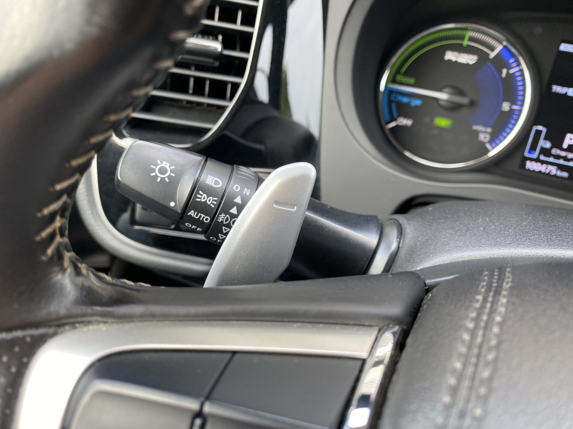 Mitsubishi Outlander 2.4 PHEV Intense+ 4WD 225 pk AUT. | 1e eigenaar | navigatie | trekhaak | elektr. v. stoel | carplay | alcantara