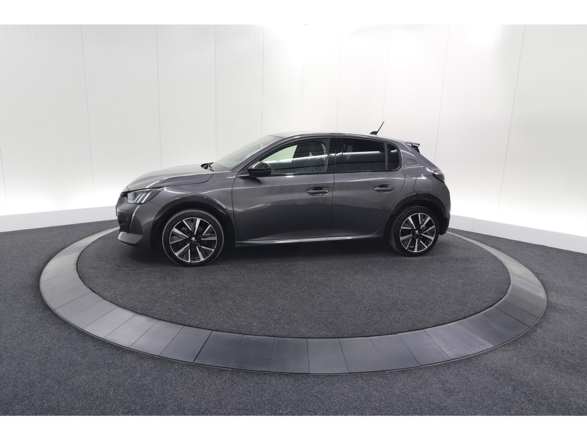 Peugeot 208 PureTech 100 GT | Camera | Adaptieve Cruise Control | Navigatie | Apple Carplay