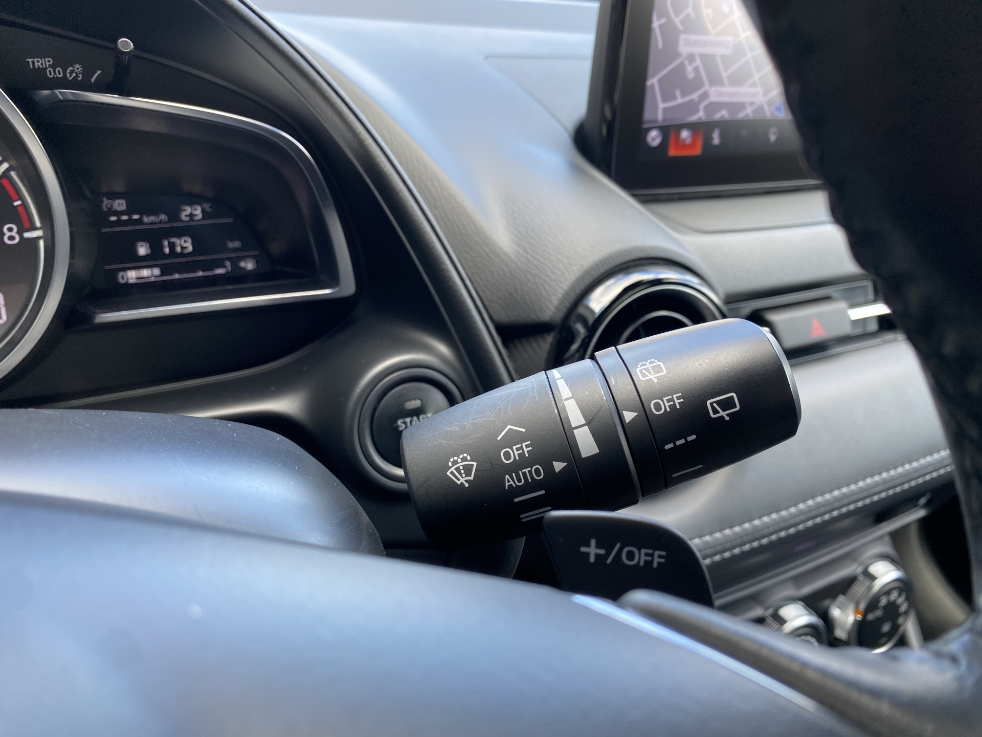Mazda CX-3 2.0 SkyActiv-G 120 GT-M AUT. | navigatie | trekhaak | leder interieur | head up display | camera | apple carplay