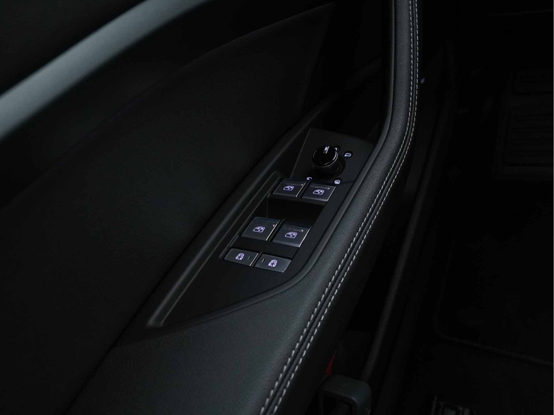 Audi e-tron 55 quattro Advanced edition Plus 95 kWh (3-Fase-11 kW) {SOH-93%} (INCL-BTW) Aut.*HEATPUMP | LEATHER | ADAPTIVE-CRUISE | FULL-LED | DIGI-COCKPIT | KEYLESS | MEMORY-PACK | CAMERA | NAVI-FULLMAP | SHIFTPADDLES | DAB+ | HEATED-COMFORTSEATS | DRIVE