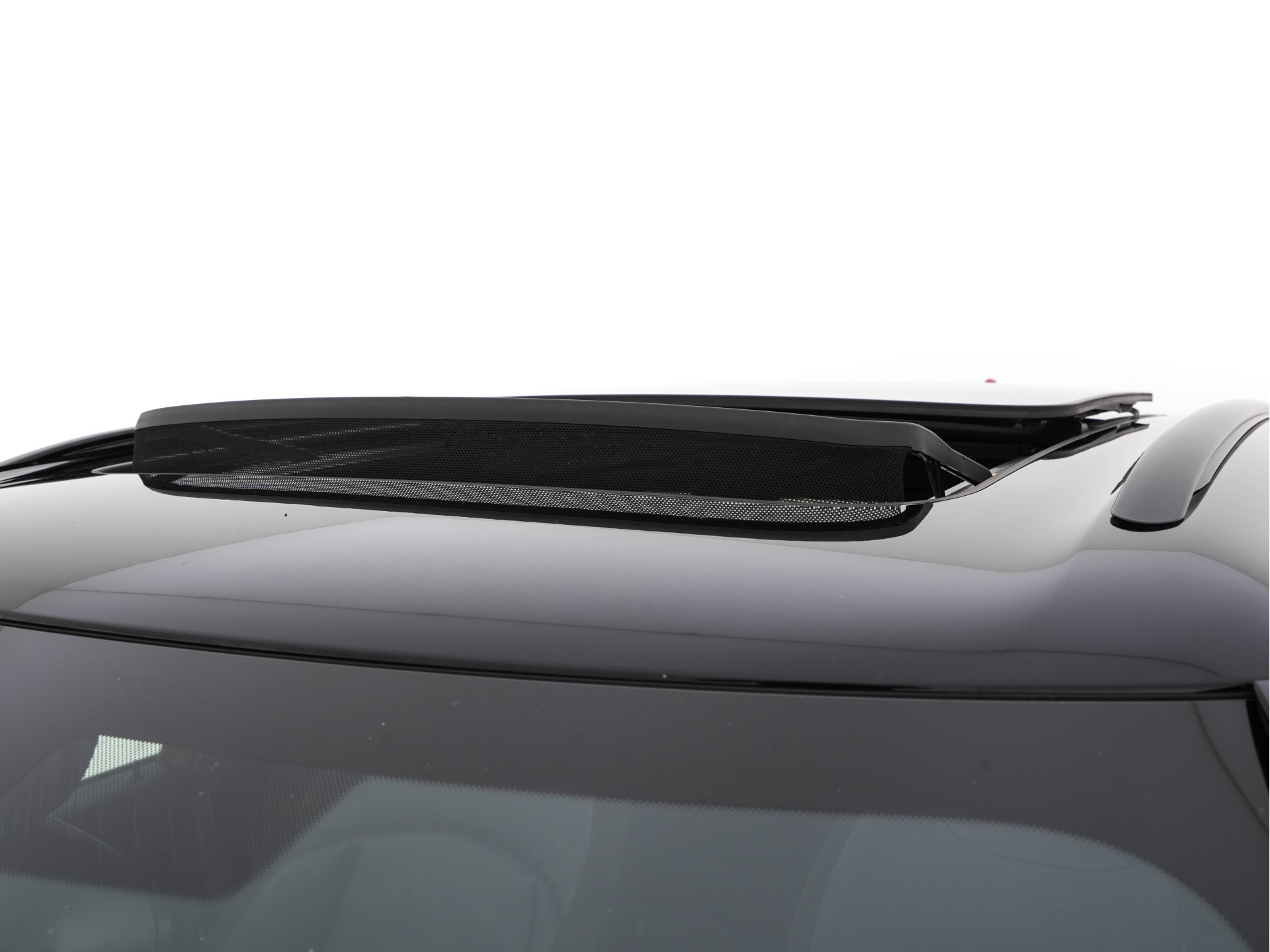 MINI Mini Clubman 2.0 Cooper S ALL4  Premier Plus JCW (INCL-BTW) Aut * PANO | LEATHER | FULL-LED | HEATED-SPORTSEATS | DIGI-COCKPIT | AMBIENT-LIGHT | PRIVACY-GLASS | HEAD-UP | PDC | CAMERA | DAB  | KEYLESS | TOWBAR | 18"ALU*