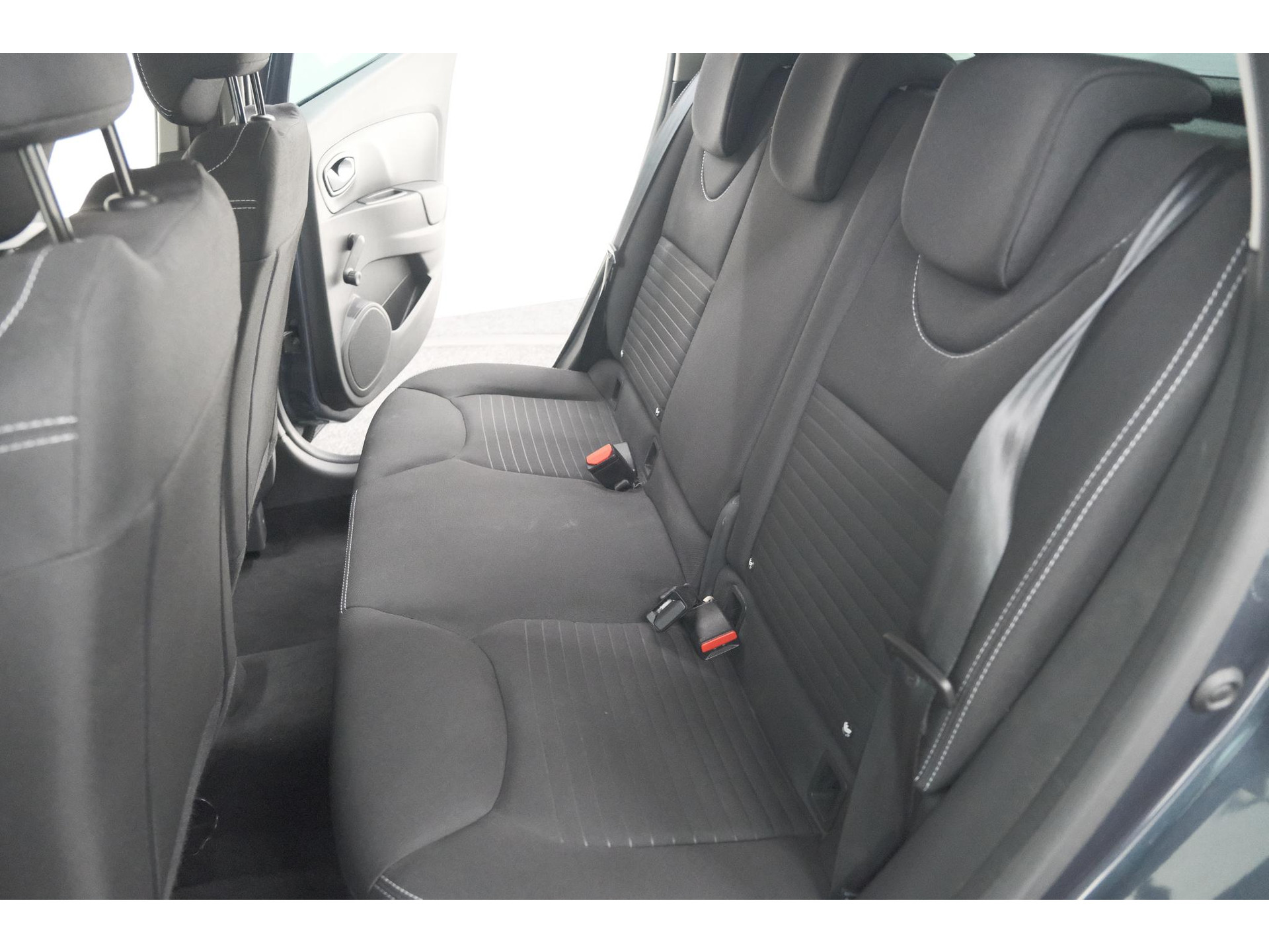 Renault Clio 1.2 Limited | Trekhaak | Navigatie | Parkeersensoren | Climate Control